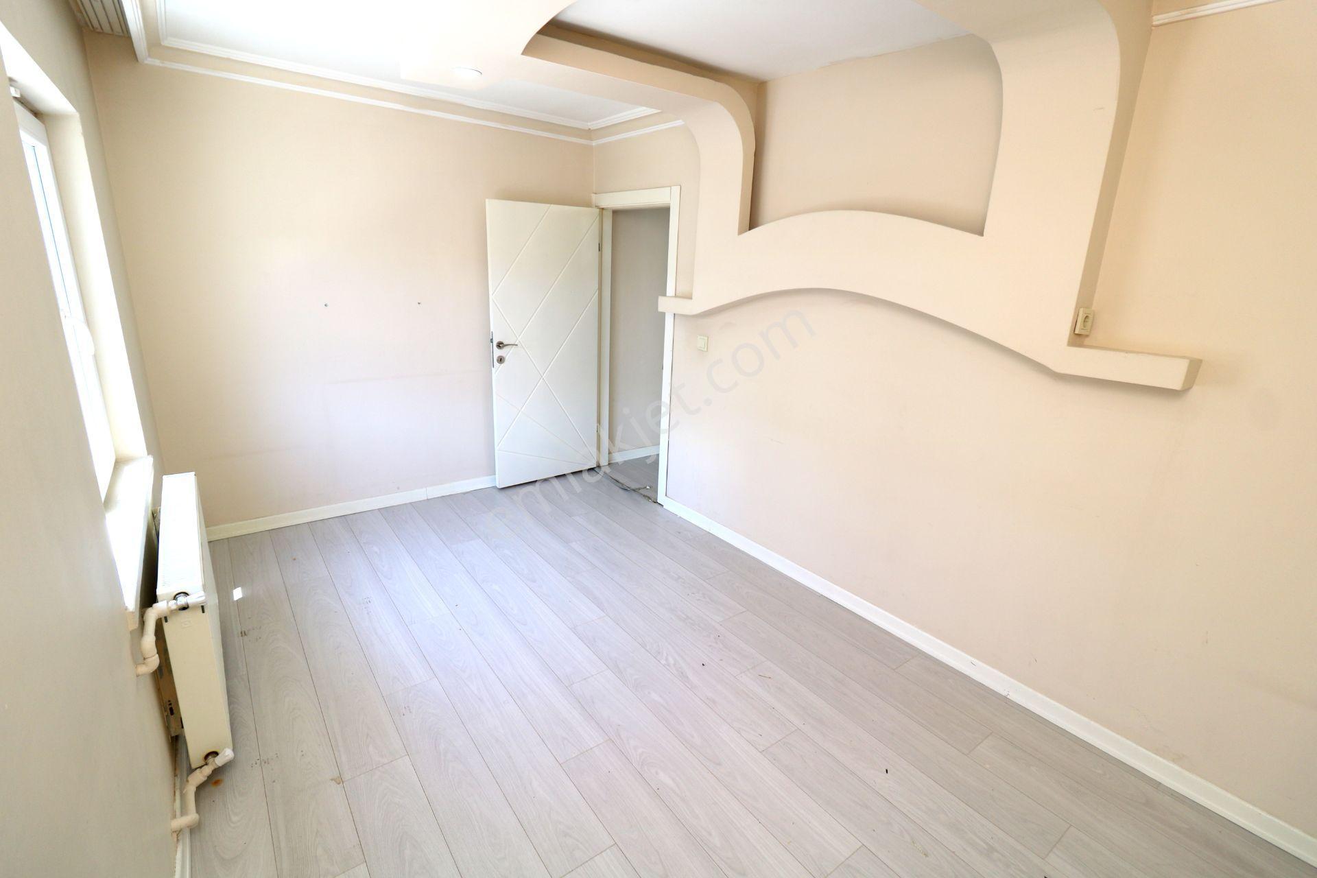 Emre Emlaktan Atakent Mahallesinde 14 Cadde Yanı Servis Güzergahında Kiralık 3+1 Daire - Görsel 19