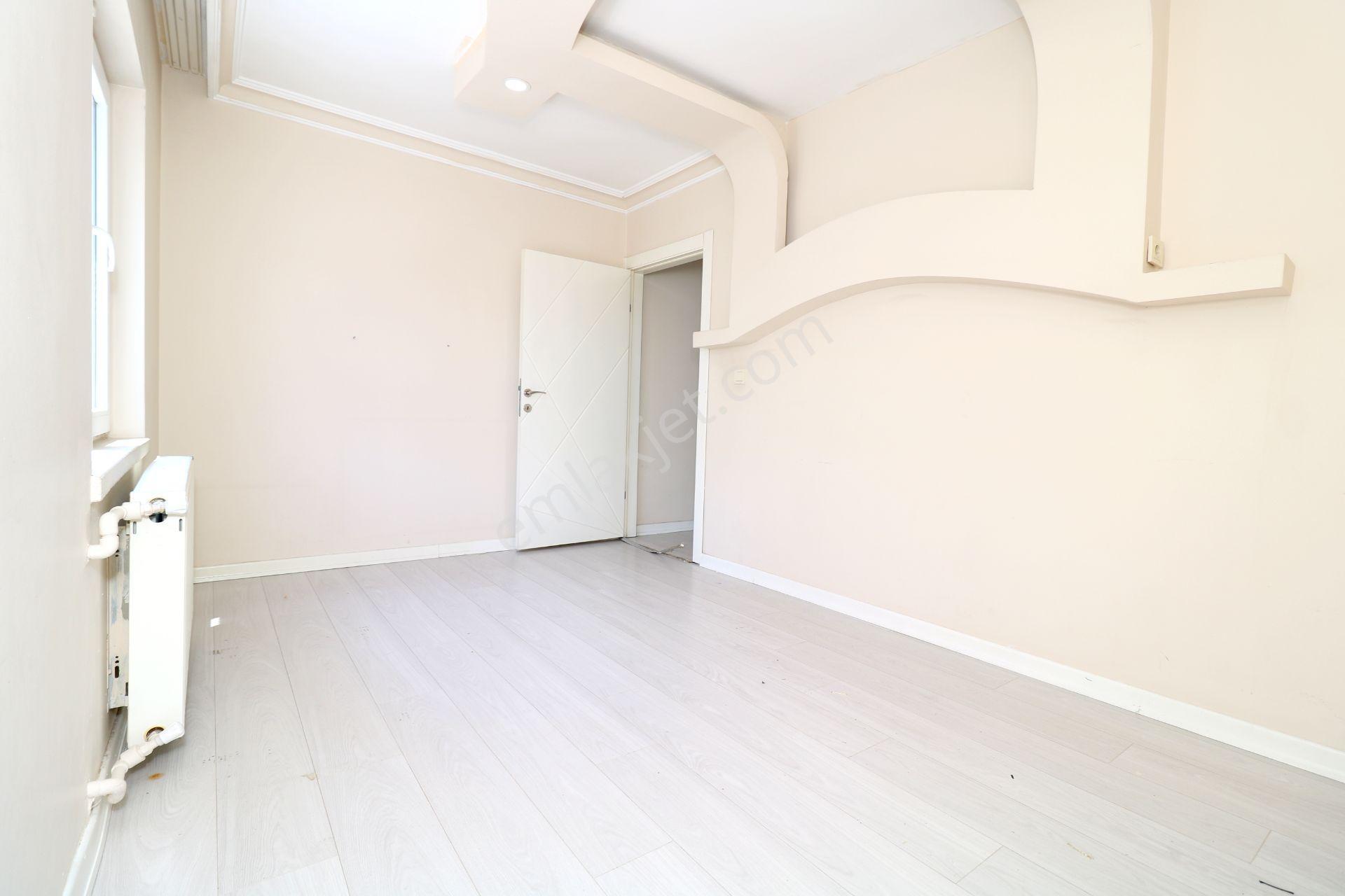 Emre Emlaktan Atakent Mahallesinde 14 Cadde Yanı Servis Güzergahında Kiralık 3+1 Daire - Görsel 18