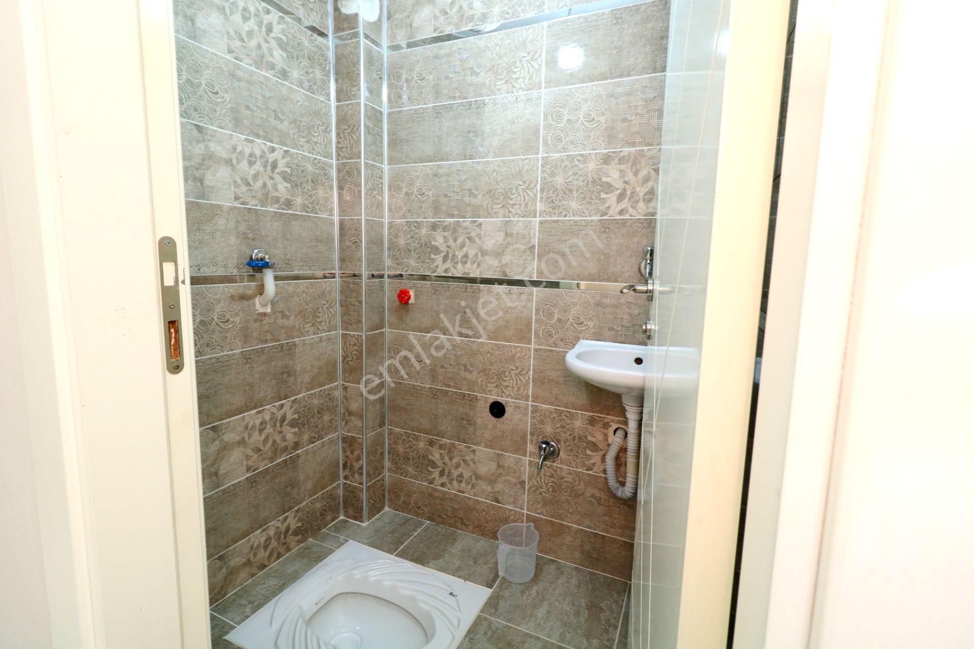 Emre Emlaktan Atakent Mahallesinde 14 Cadde Yanı Servis Güzergahında Kiralık 3+1 Daire - Görsel 25