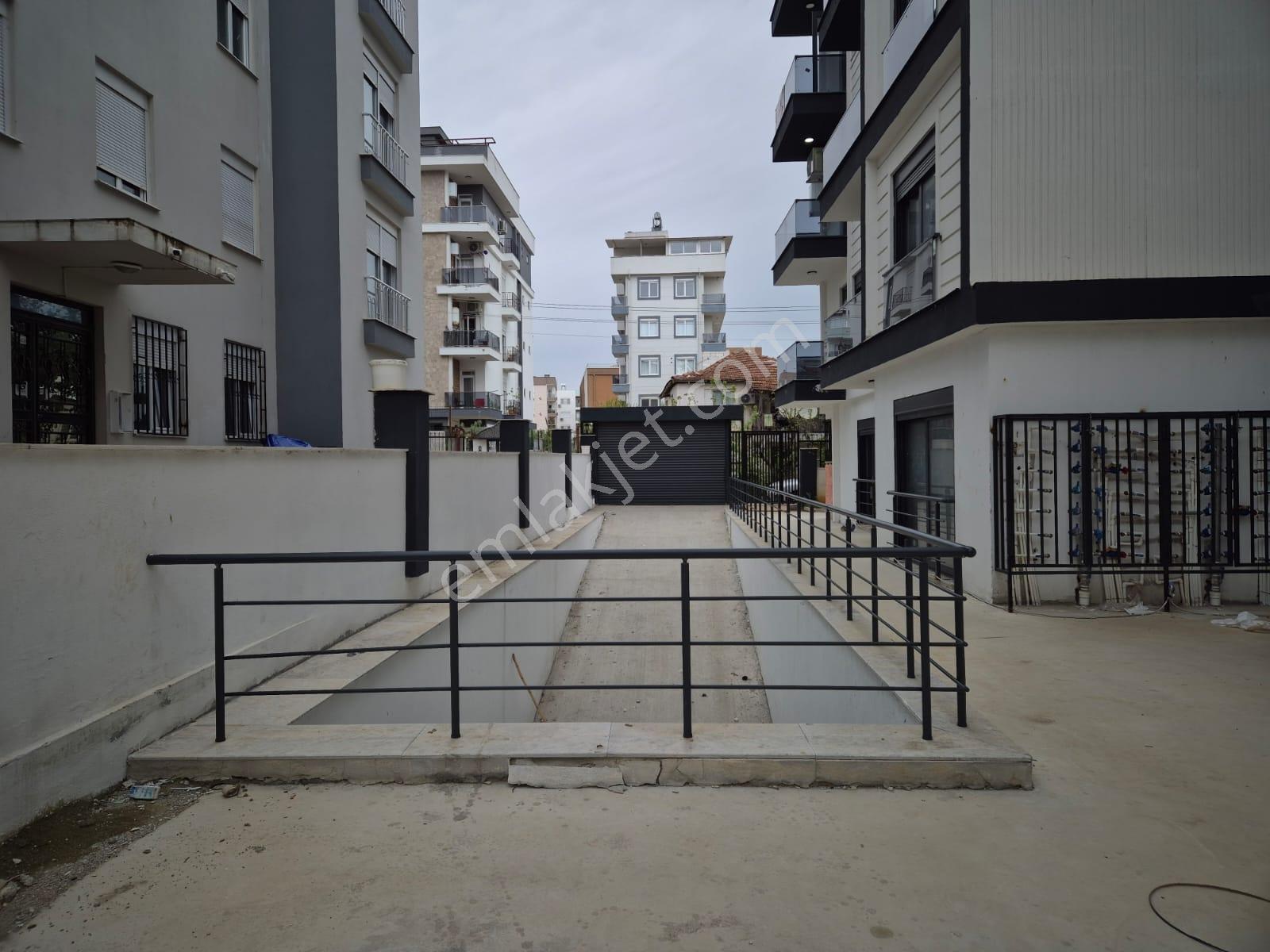 Acil Muratpaşa Yeşildere'de K.otoparklı Havuzlu Y. Grş 1+1 Daire - Görsel 14