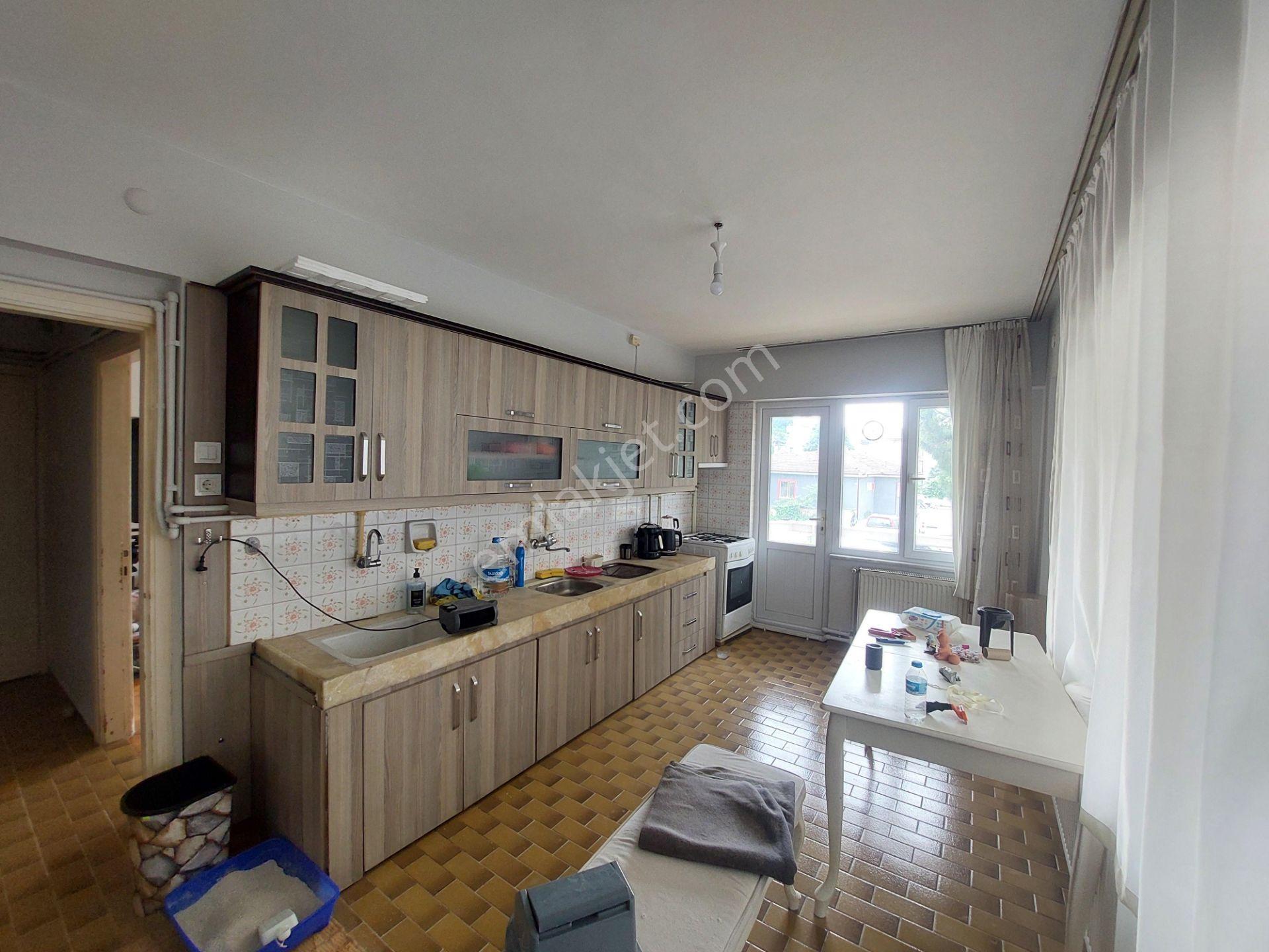Yıldız Gayrimenkul'den Kiralık Daire Çeşme Meydanı Caddesi Mevkii 1.kat - Görsel 5