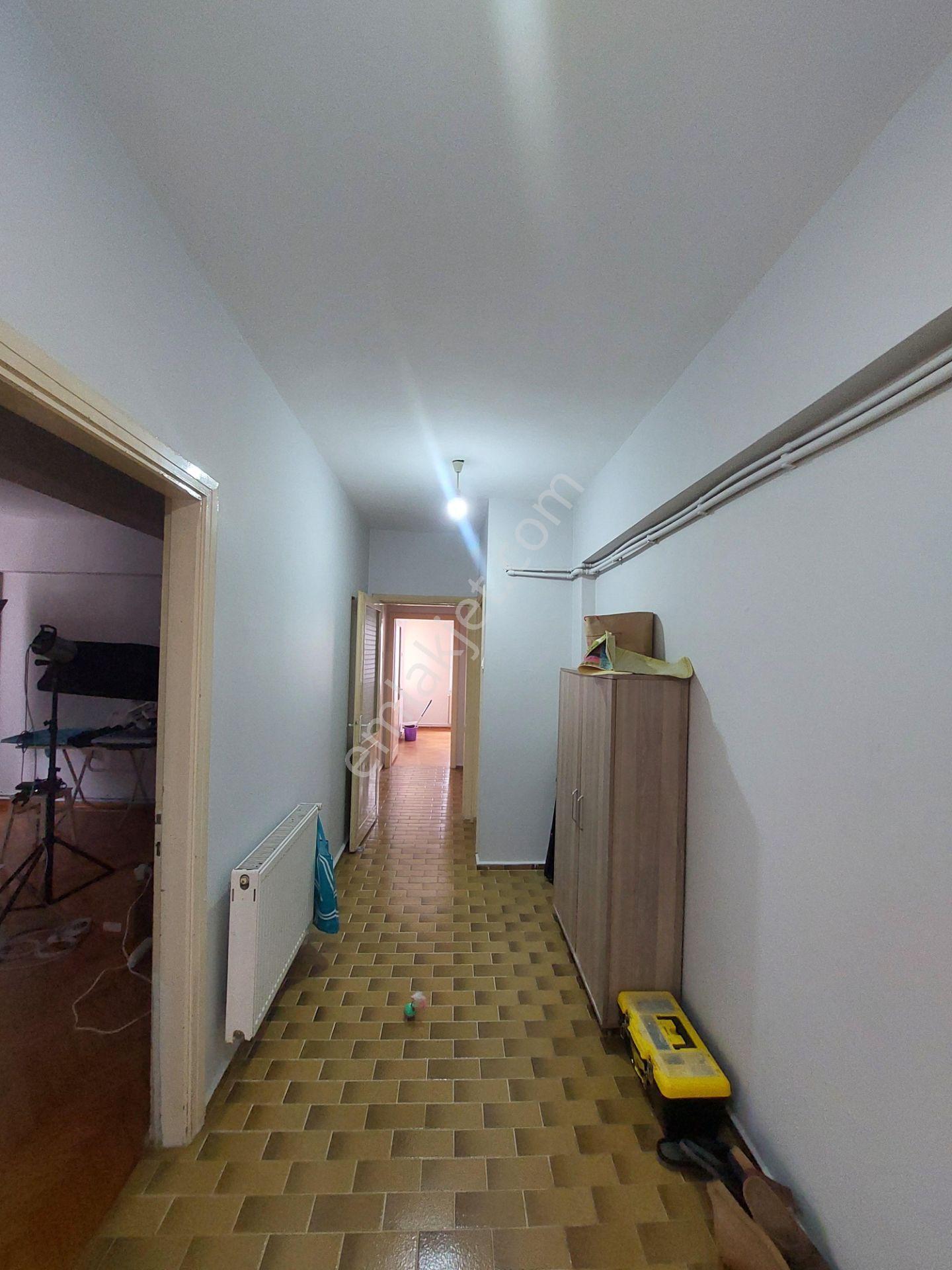 Yıldız Gayrimenkul'den Kiralık Daire Çeşme Meydanı Caddesi Mevkii 1.kat - Görsel 8