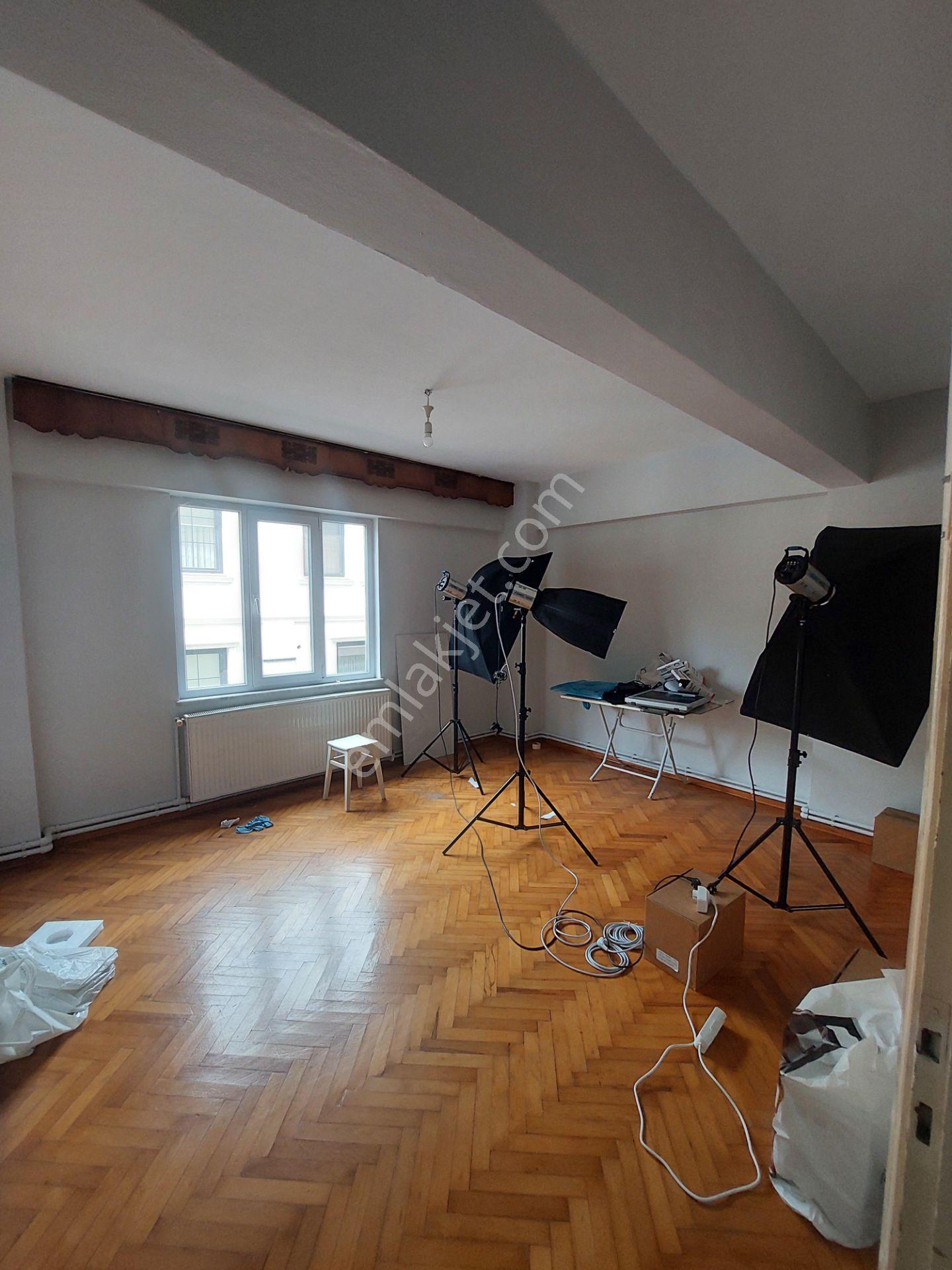Yıldız Gayrimenkul'den Kiralık Daire Çeşme Meydanı Caddesi Mevkii 1.kat - Görsel 14