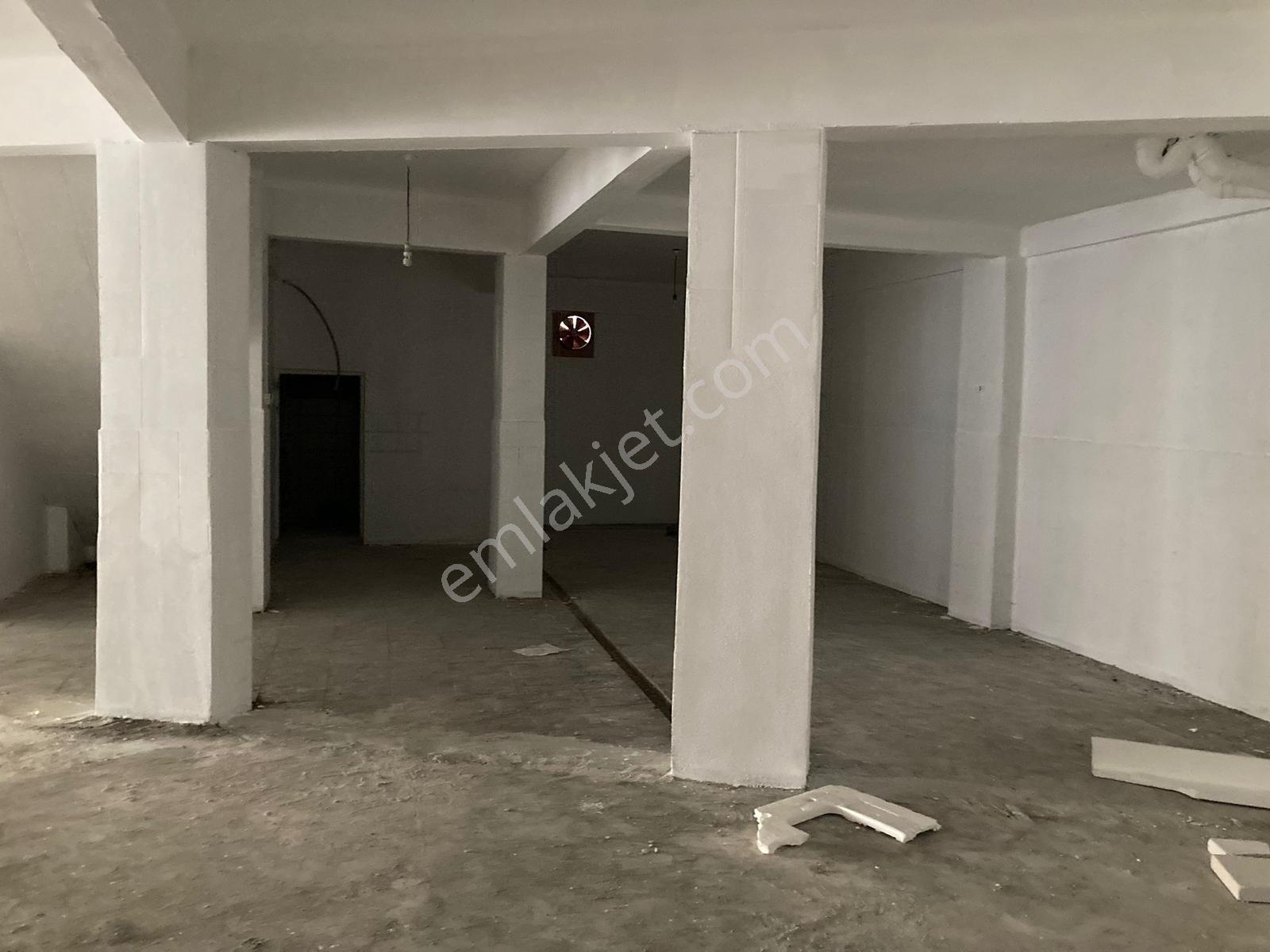 Ilıca Caddesinde 360 M2 Yola Cephe Satılık Dükkan - Görsel 3