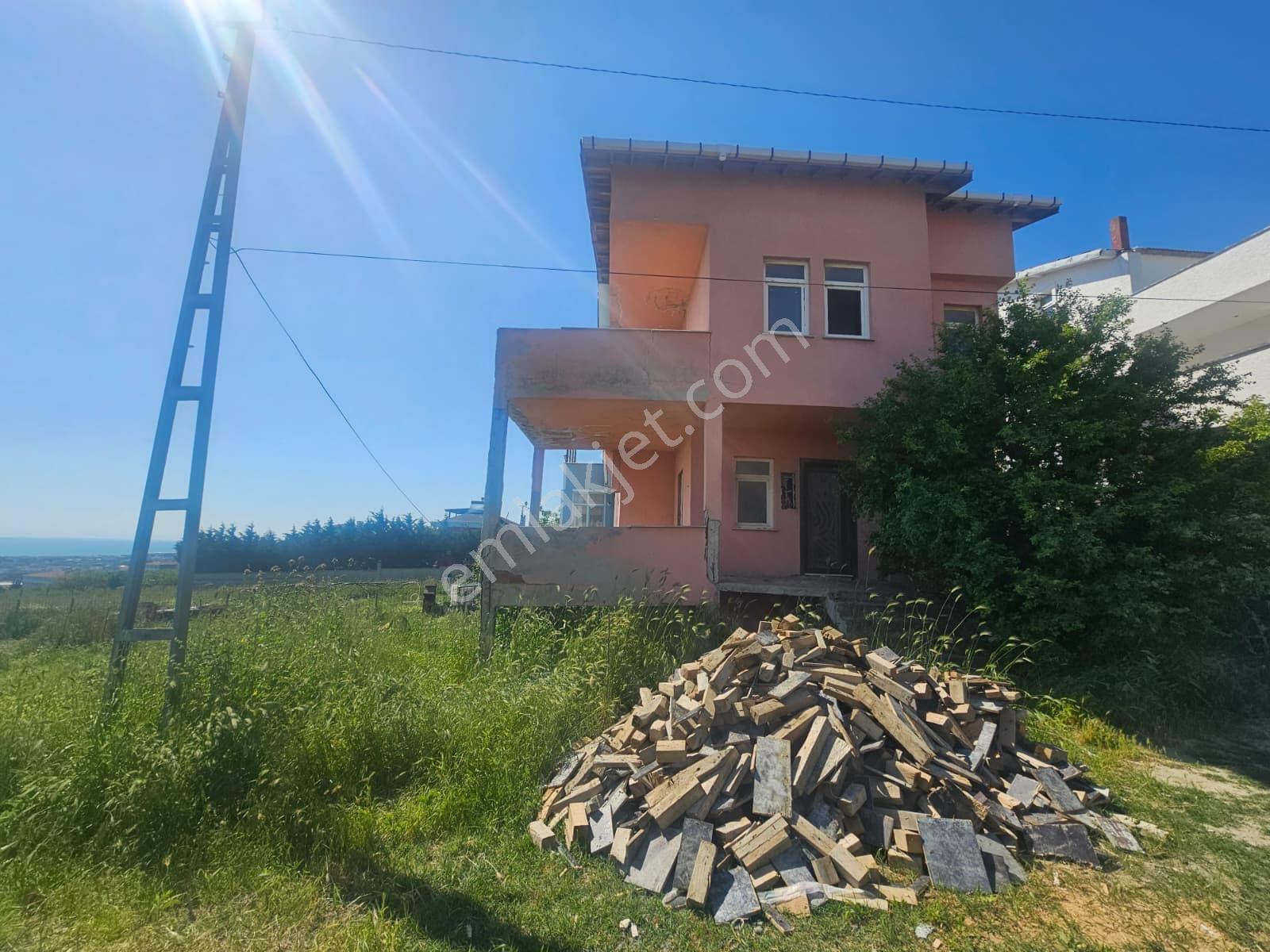 Kumburgaz'da Deniz Manzaralı Bahçeli 3 Katlı Satılık Villa - Görsel 6