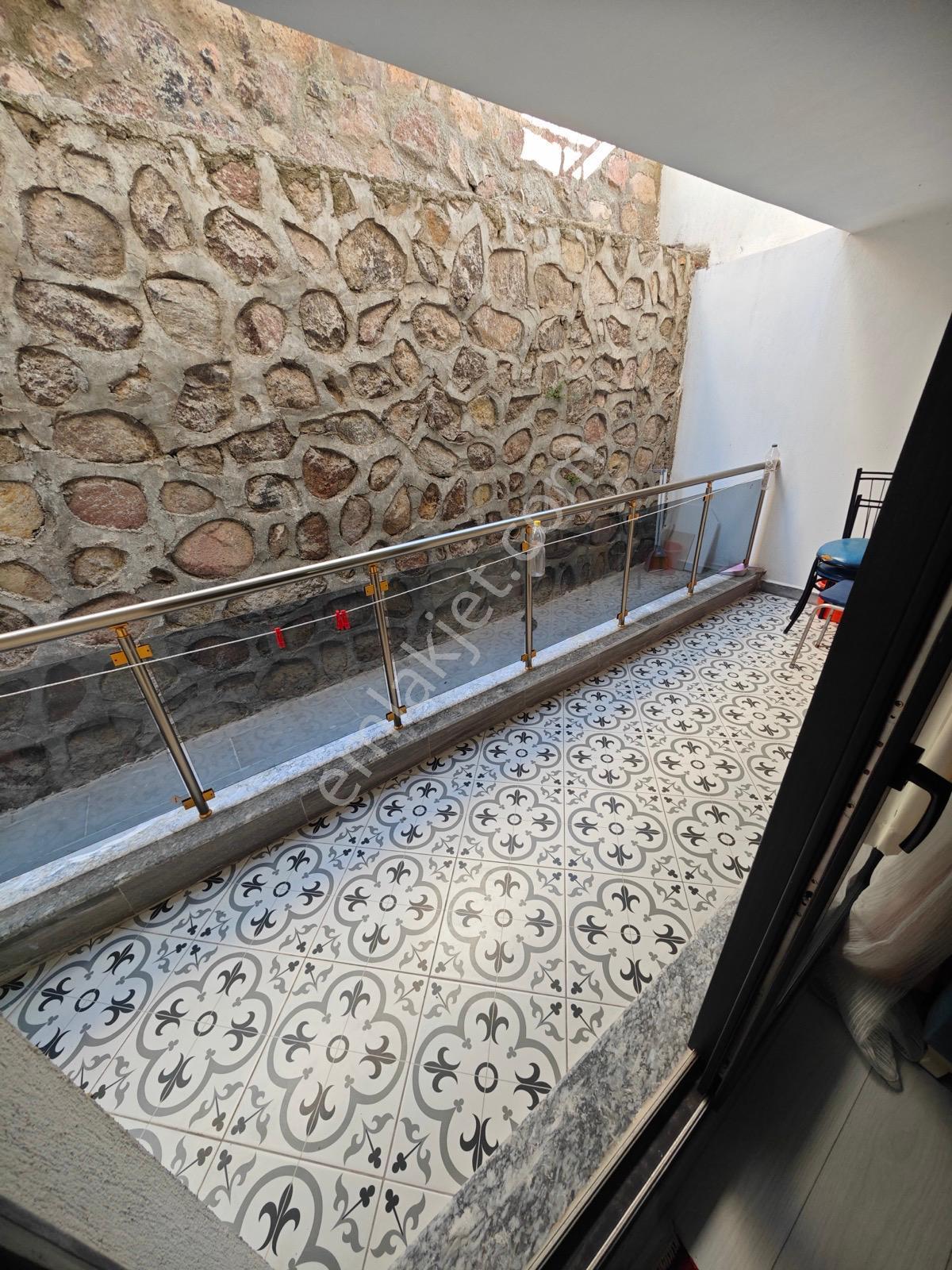 Dikili Ümmetoğlu Emlak'tan 2+1 90 M2 Full Eşyalı Daire - Görsel 14