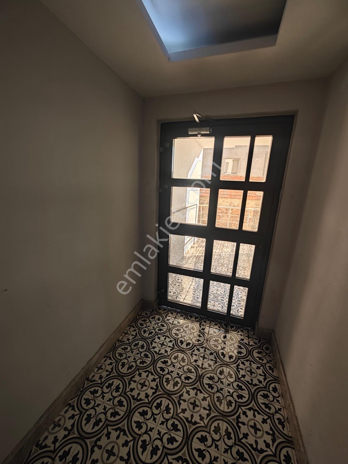 Dikili Ümmetoğlu Emlak'tan 2+1 90 M2 Full Eşyalı Daire - Görsel 7