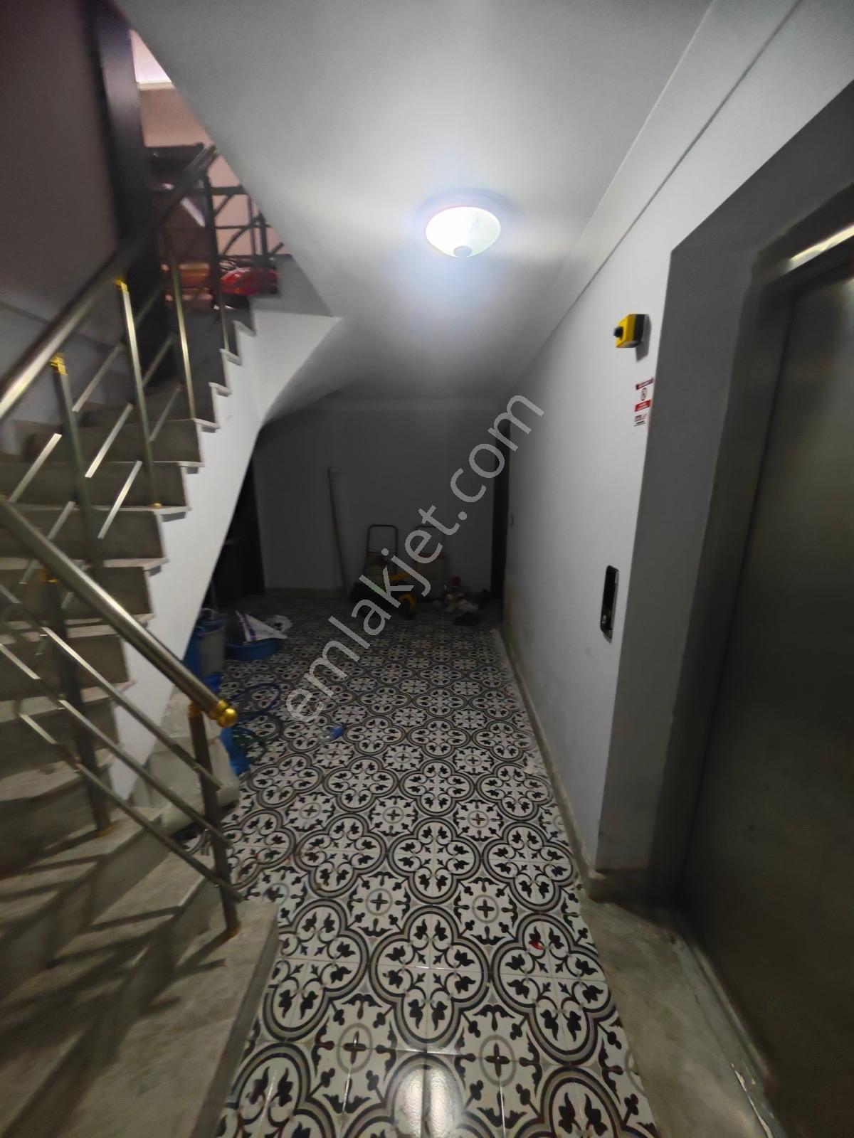 Dikili Ümmetoğlu Emlak'tan 2+1 90 M2 Full Eşyalı Daire - Görsel 11