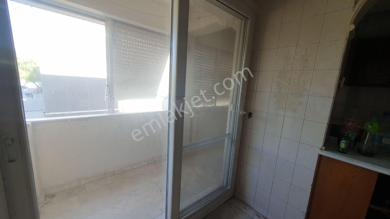 Buca Efeler Mahallesinde Menderes Caddesinde 4+1 Kiralık Daire. - Görsel 14