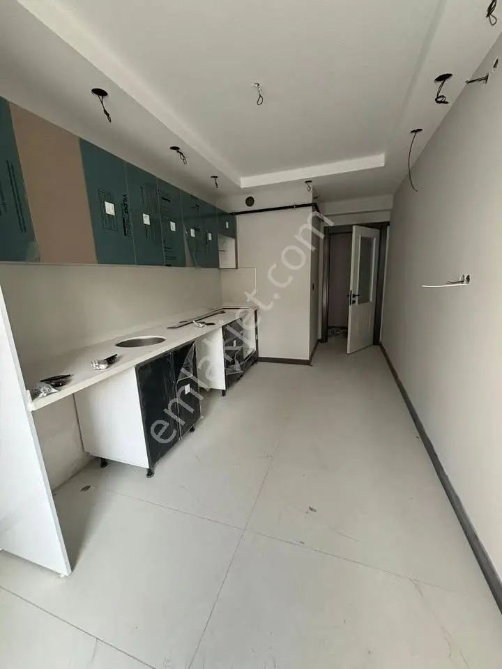 Beylikdüzü Cumhuriyet'te Metrobüse 7 Dakika 1+1 Yeni Daire