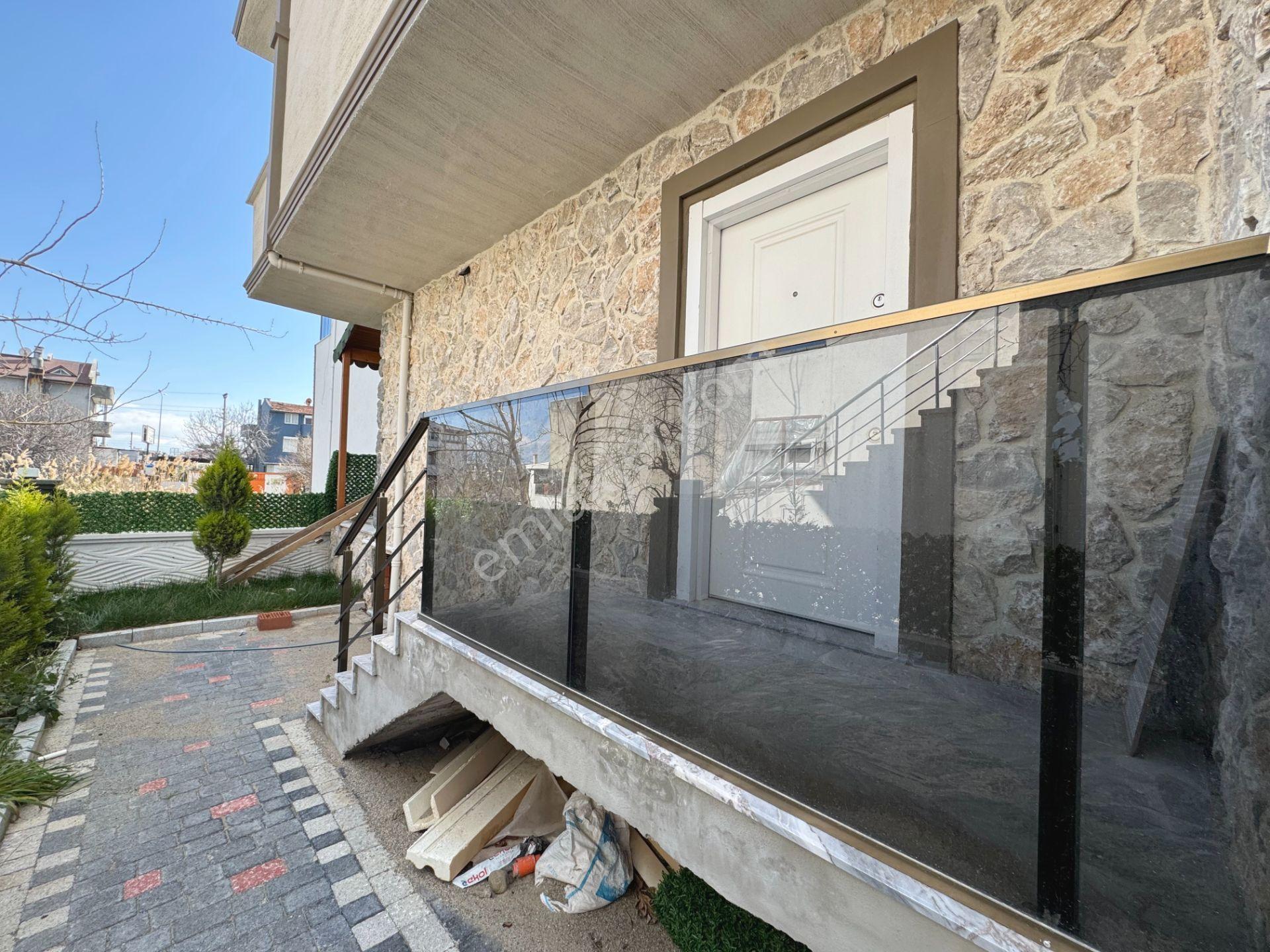 🟣 Güç Gayrimenkul'den Güre'de Denize 400m Geniş Teraslı Ebeveynli Lüx 4+1 Villa - Görsel 13