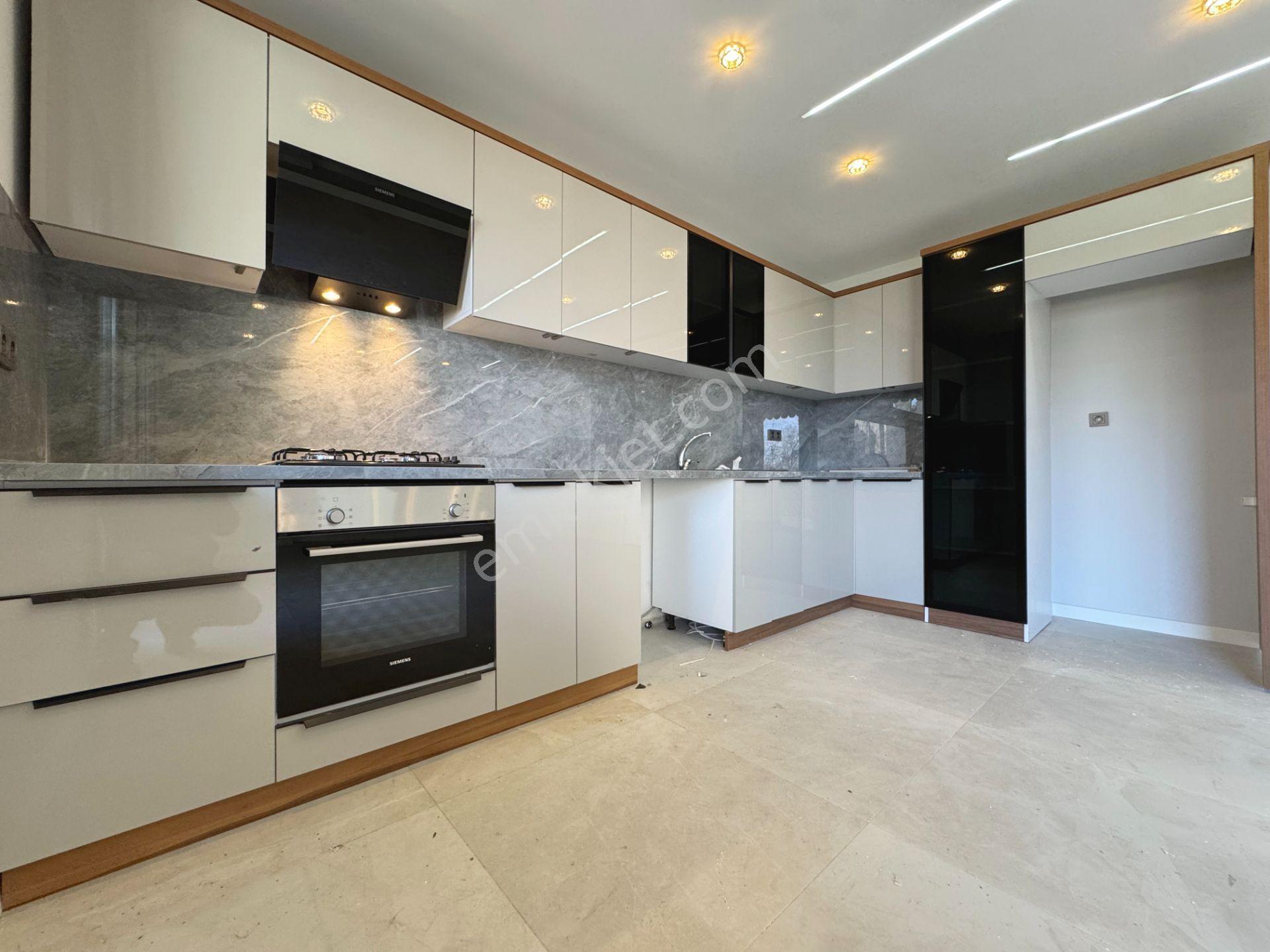 🟣 Güç Gayrimenkul'den Güre'de Denize 400m Geniş Teraslı Ebeveynli Lüx 4+1 Villa