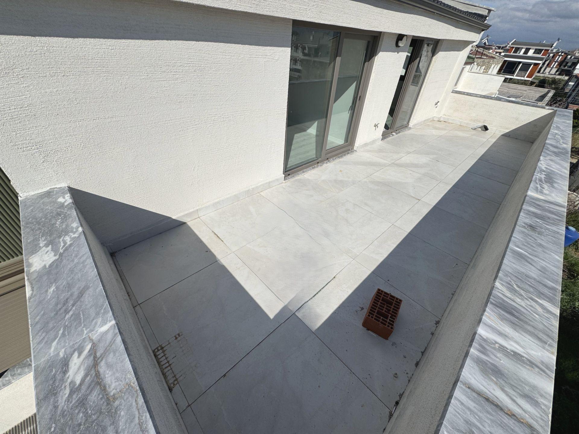 🟣 Güç Gayrimenkul'den Güre'de Denize 400m Geniş Teraslı Ebeveynli Lüx 4+1 Villa - Görsel 20