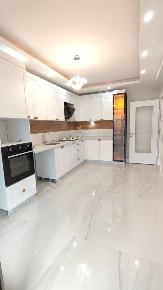 Sarraf Yapı'dan Metrobüse 7 Dakika Lüx Dekorlu 3+1 Daire!!! - Görsel 32