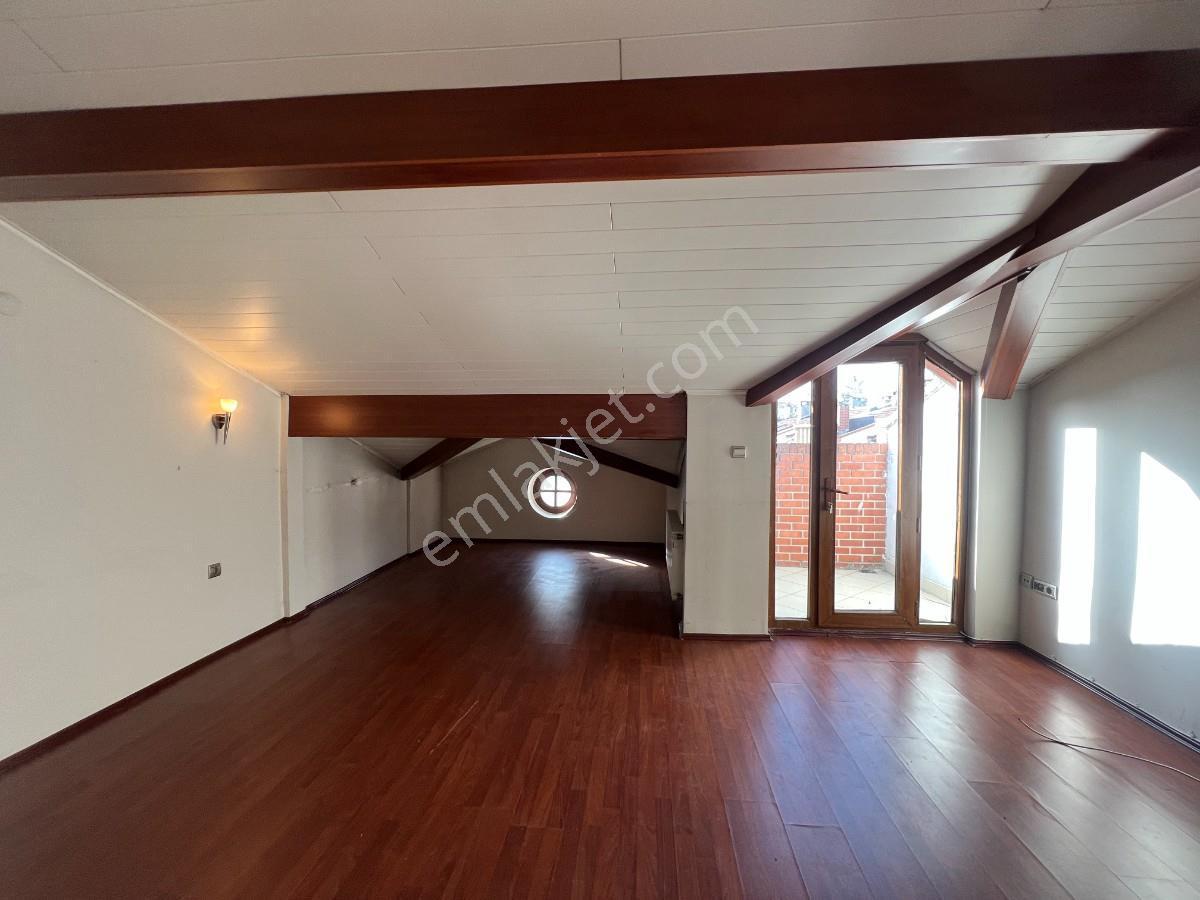 Küçükçekmece Halkalı İstasyon Mah. 4+1 Kiralık Tripleks Villa - Görsel 23