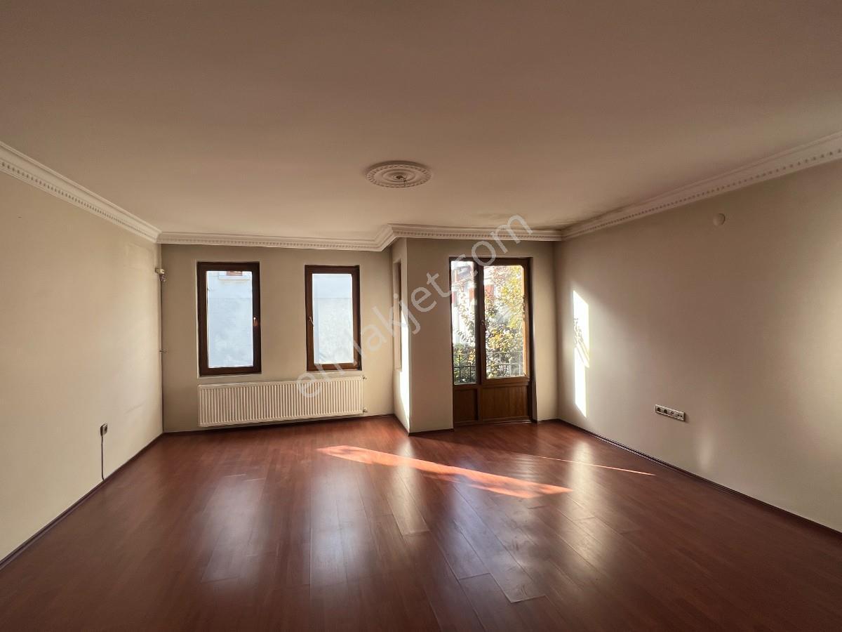 Küçükçekmece Halkalı İstasyon Mah. 4+1 Kiralık Tripleks Villa - Görsel 15