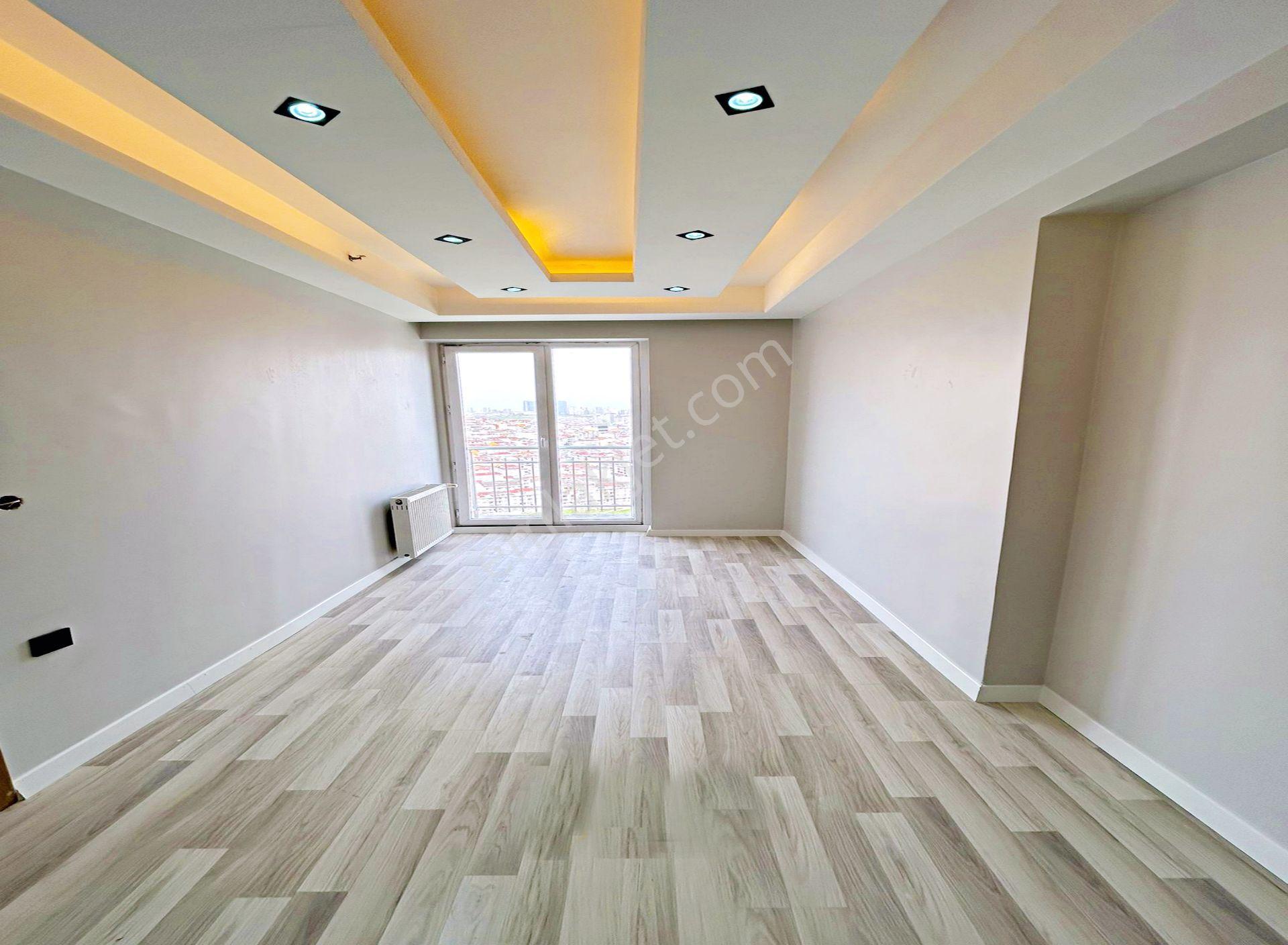 Metrobüse Yakın Satılık Daire Havuzlu Güvenlikli Site İçi - Görsel 3