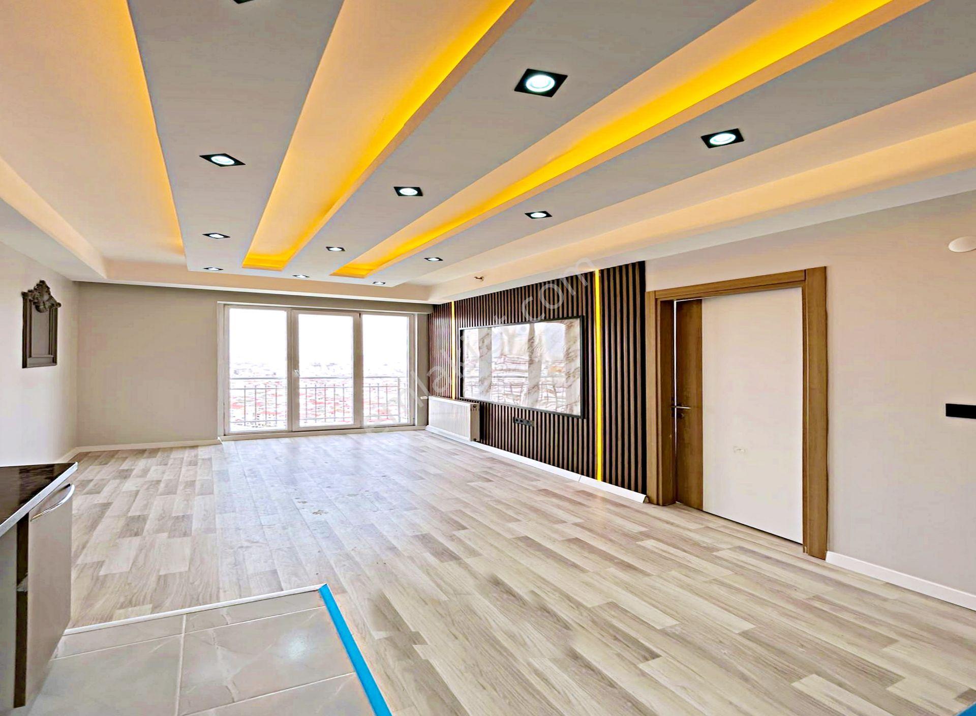 Metrobüse Yakın Satılık Daire Havuzlu Güvenlikli Site İçi - Görsel 8