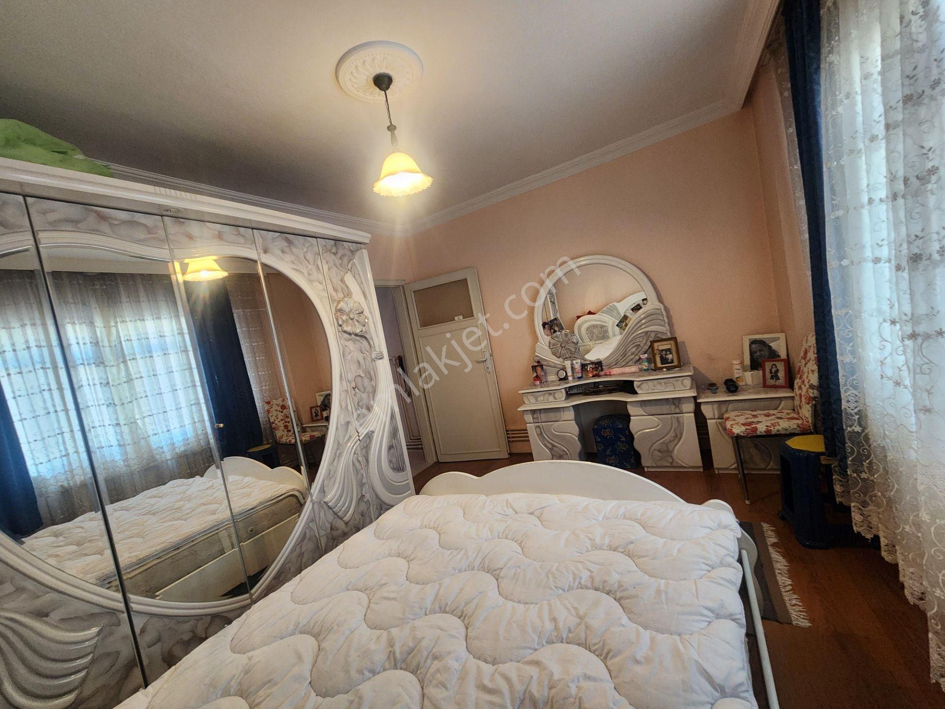 Demetevlerde Merkezi Konumda Asansörlü 126m² 3+1 Site Dairesi - Görsel 26