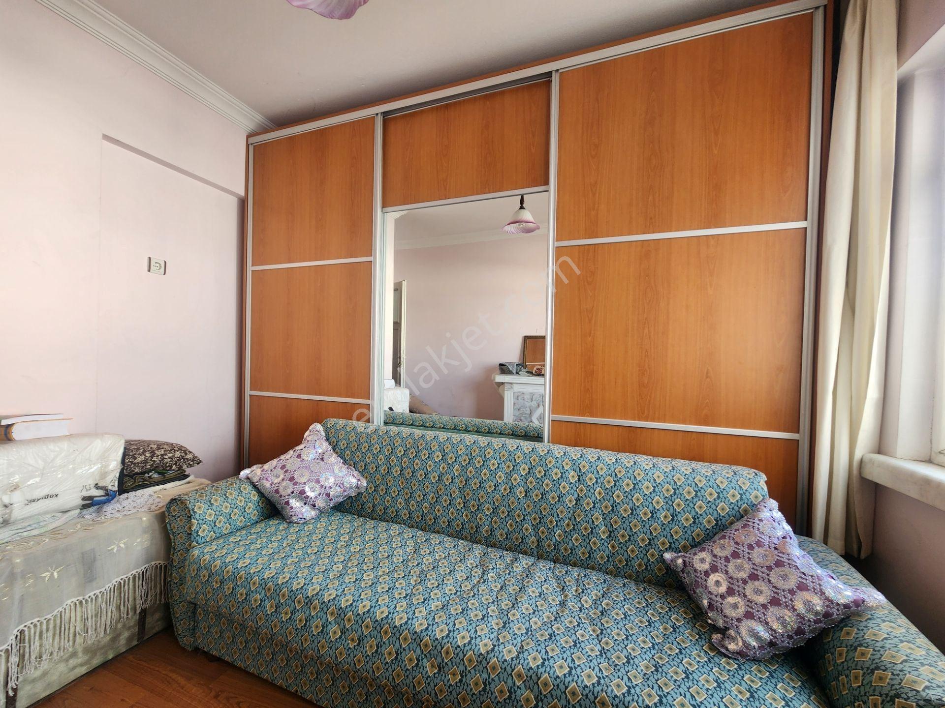 Demetevlerde Merkezi Konumda Asansörlü 126m² 3+1 Site Dairesi - Görsel 23