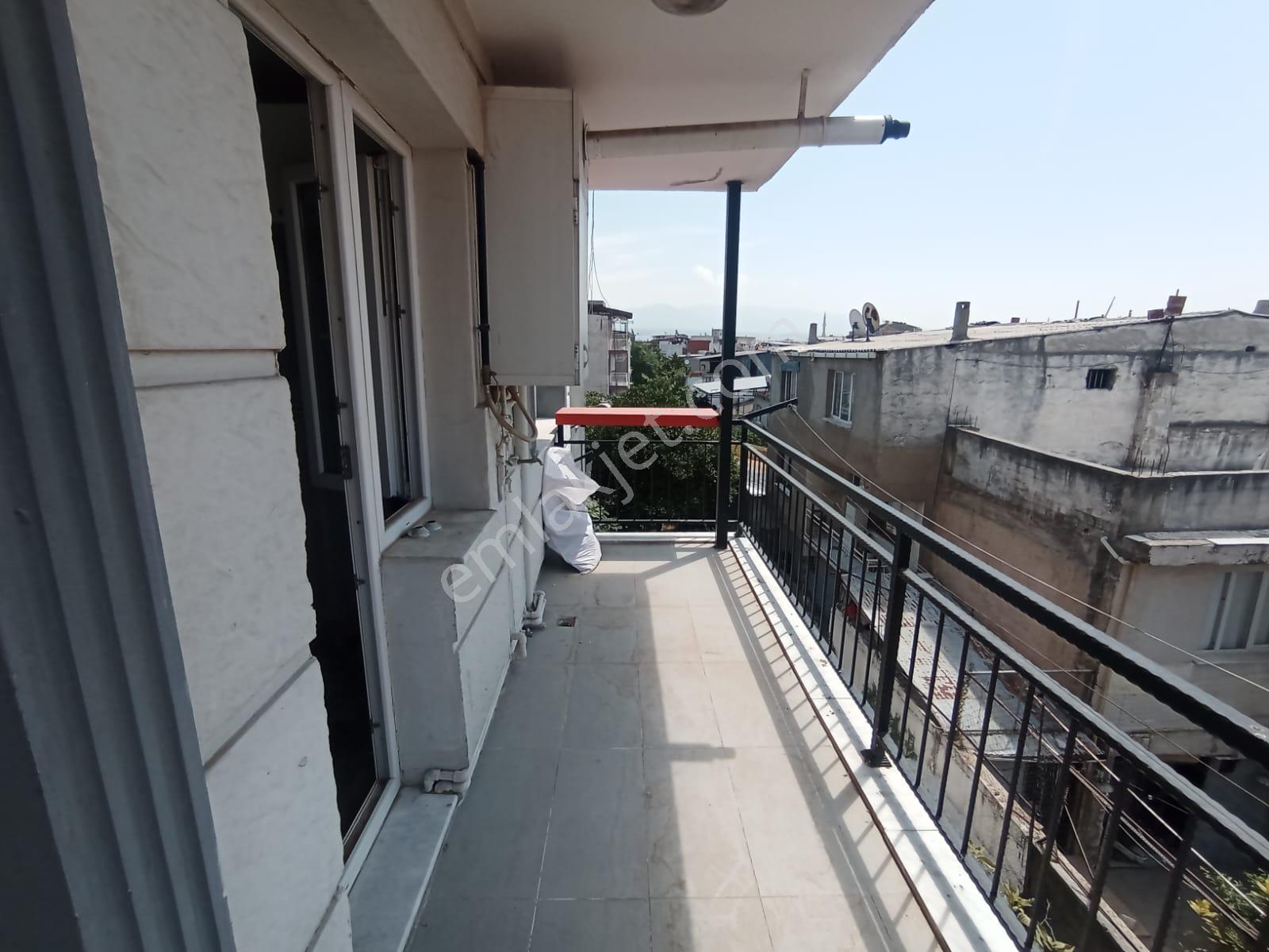 Karabağlar Yunus Emre Mh. Merkez Yakını 3+1 120 M2 Doğalğazlı Kiralık Daire - Görsel 22