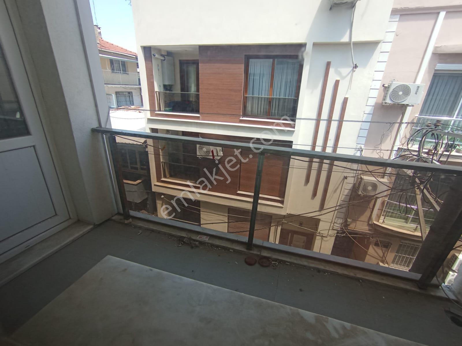 Karabağlar Yunus Emre Mh. Merkez Yakını 3+1 120 M2 Doğalğazlı Kiralık Daire - Görsel 12