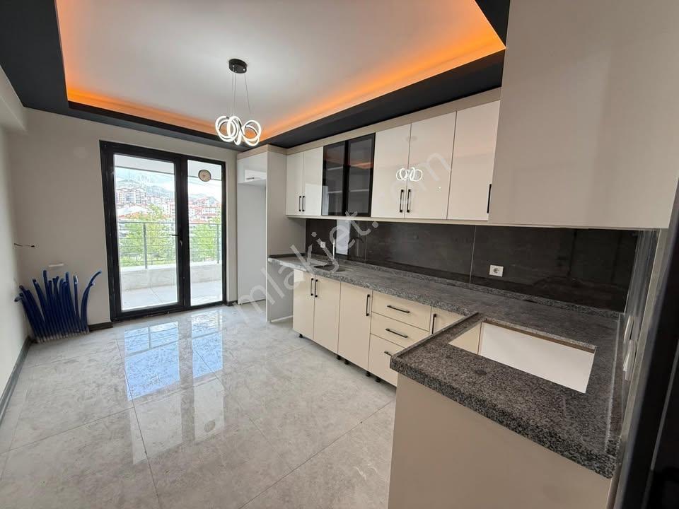 Beylikdüzü Sarraf'tan 2+1 Geniş Dekorlu Site İçi Daire - Görsel 24