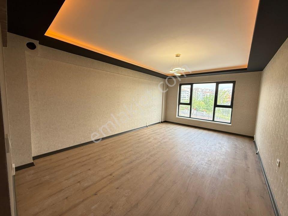 Beylikdüzü Sarraf'tan 2+1 Geniş Dekorlu Site İçi Daire - Görsel 16