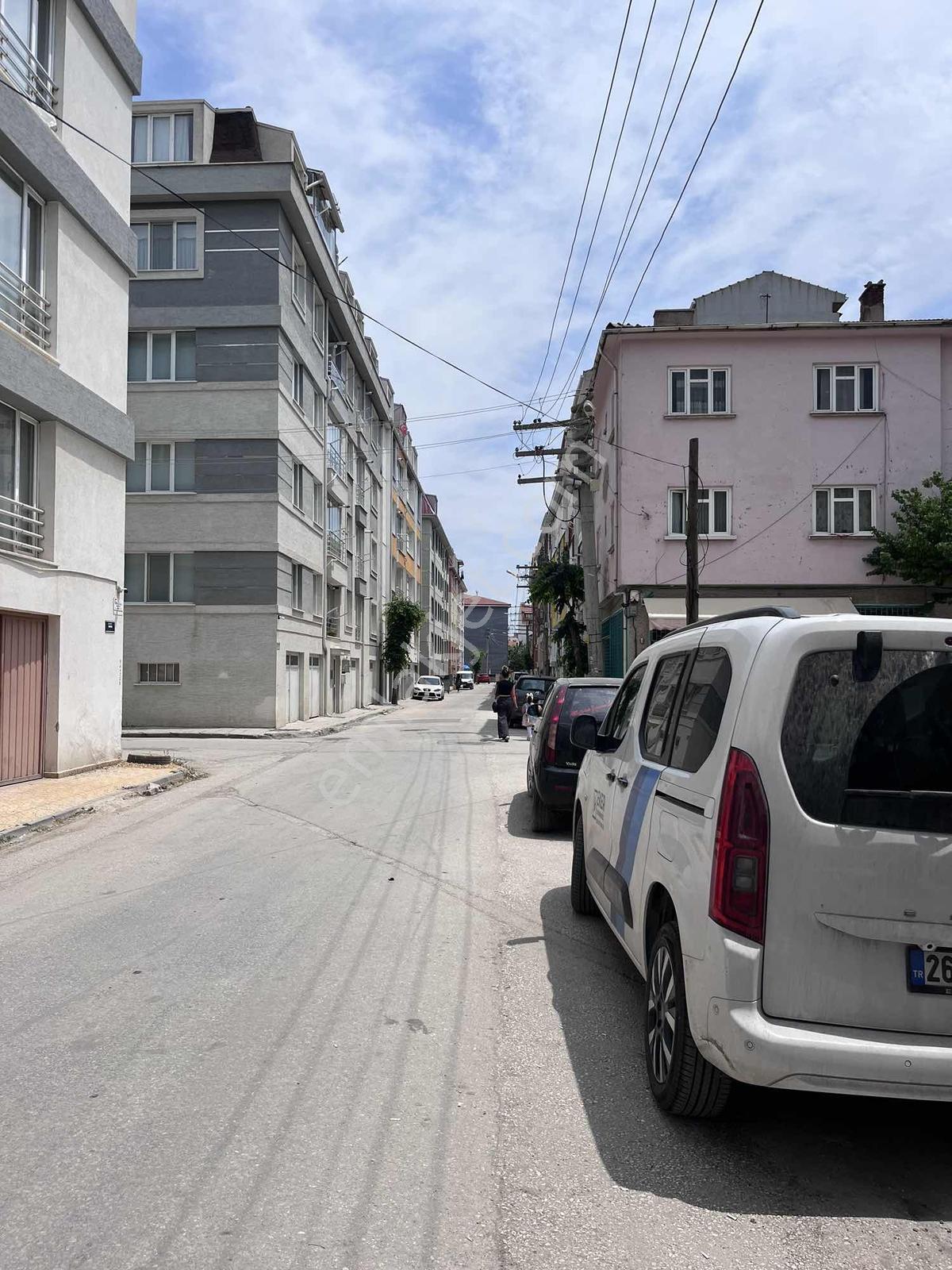 Eker'den Kumlubel Mah. Bakımlı 2+1 Geniş Daire - Görsel 6
