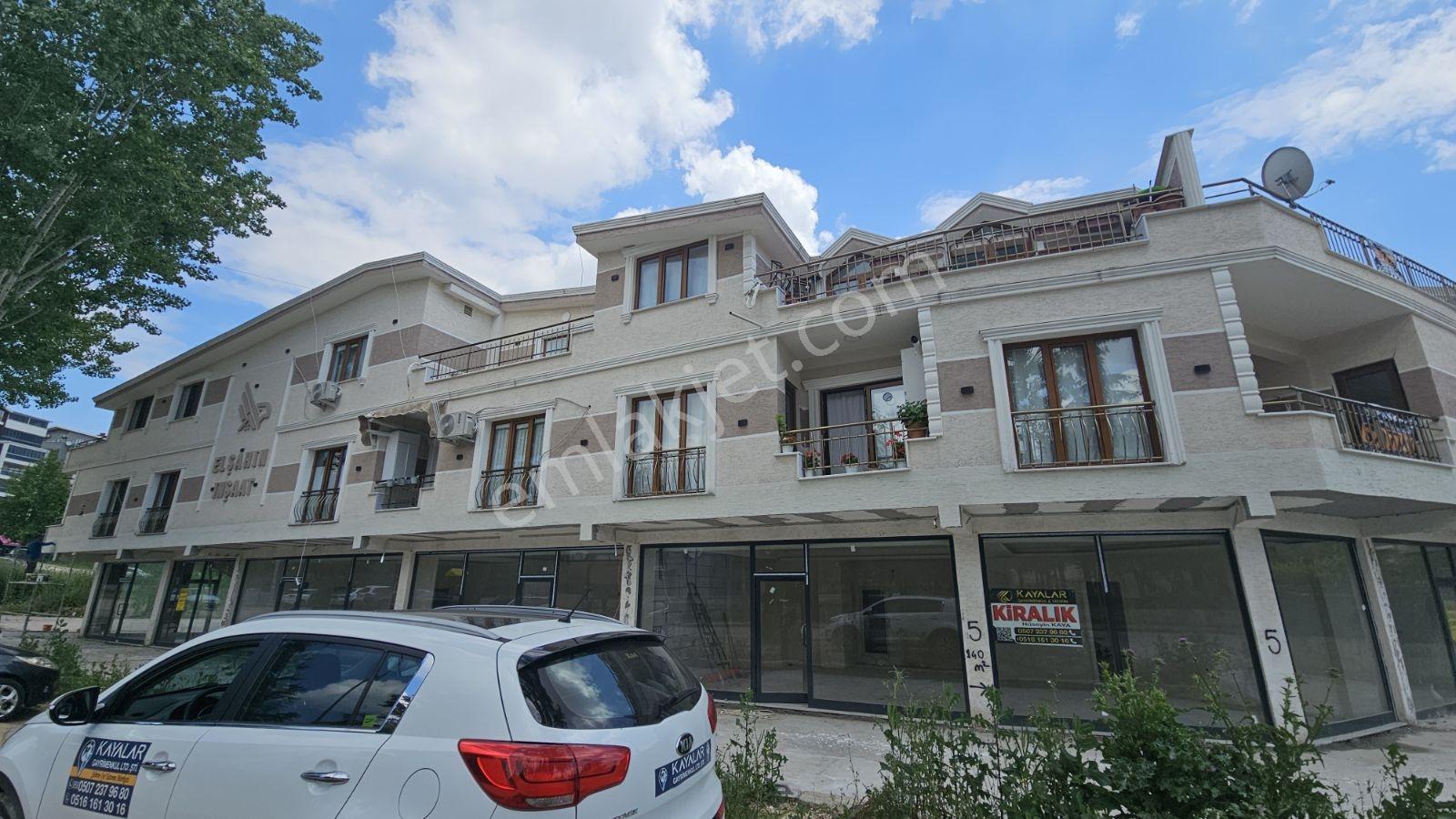 Kayalardan Çok Amaçlı İşyeri