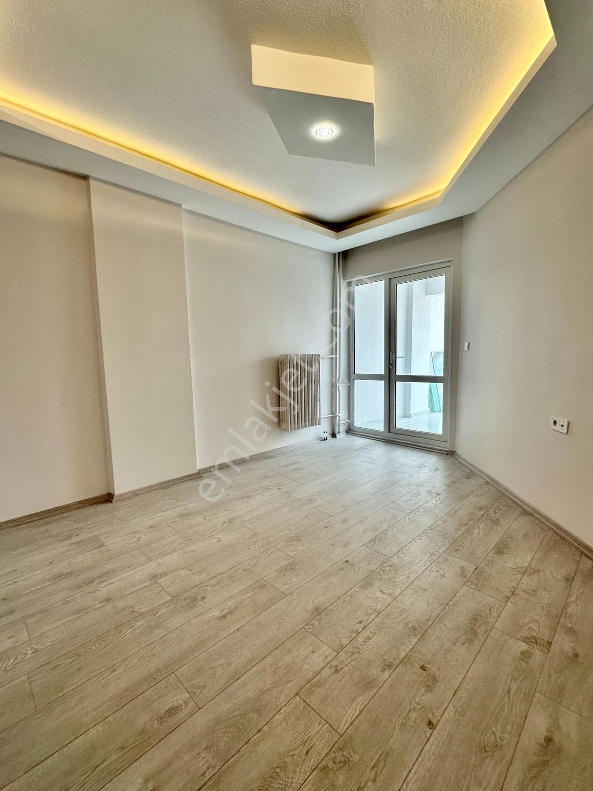 Eskişehir Masrafsız, Yeni Tadilatlı 3+1 Satılık Daire - Görsel 10