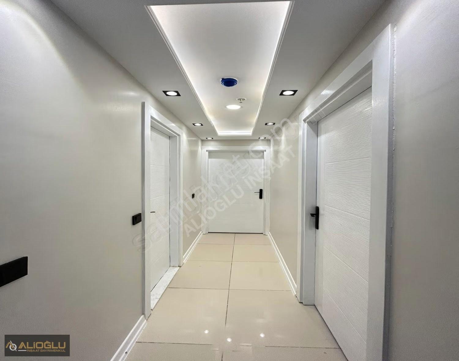 Güvenlikli Otoparklı Cadde Üzeri Site İçi Ultra Lüks 2+1 Daire - Görsel 4