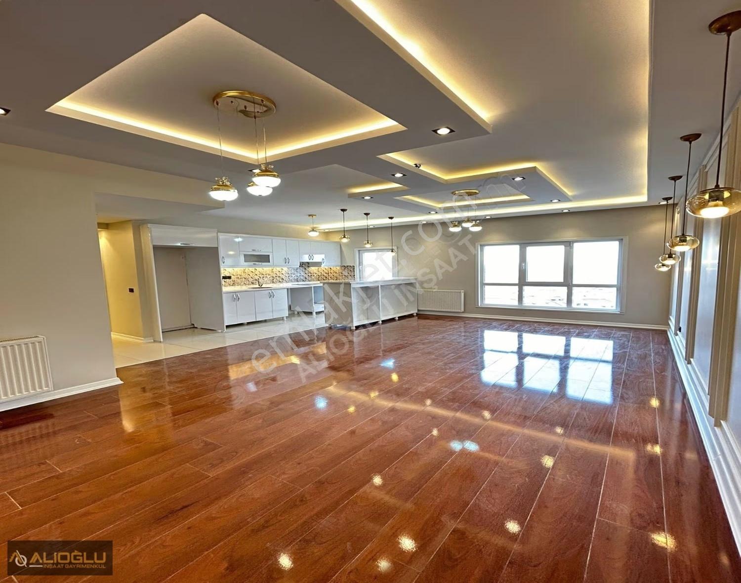 Güvenlikli Otoparklı Cadde Üzeri Site İçi Ultra Lüks 2+1 Daire - Görsel 19