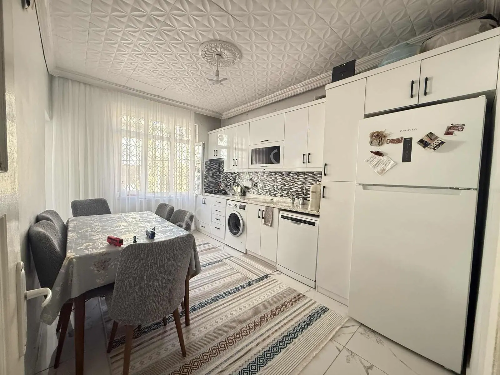 Çetin Gayrimenkulden Uzunoluk Caddesi Üstü Satılık 2+1 Daire