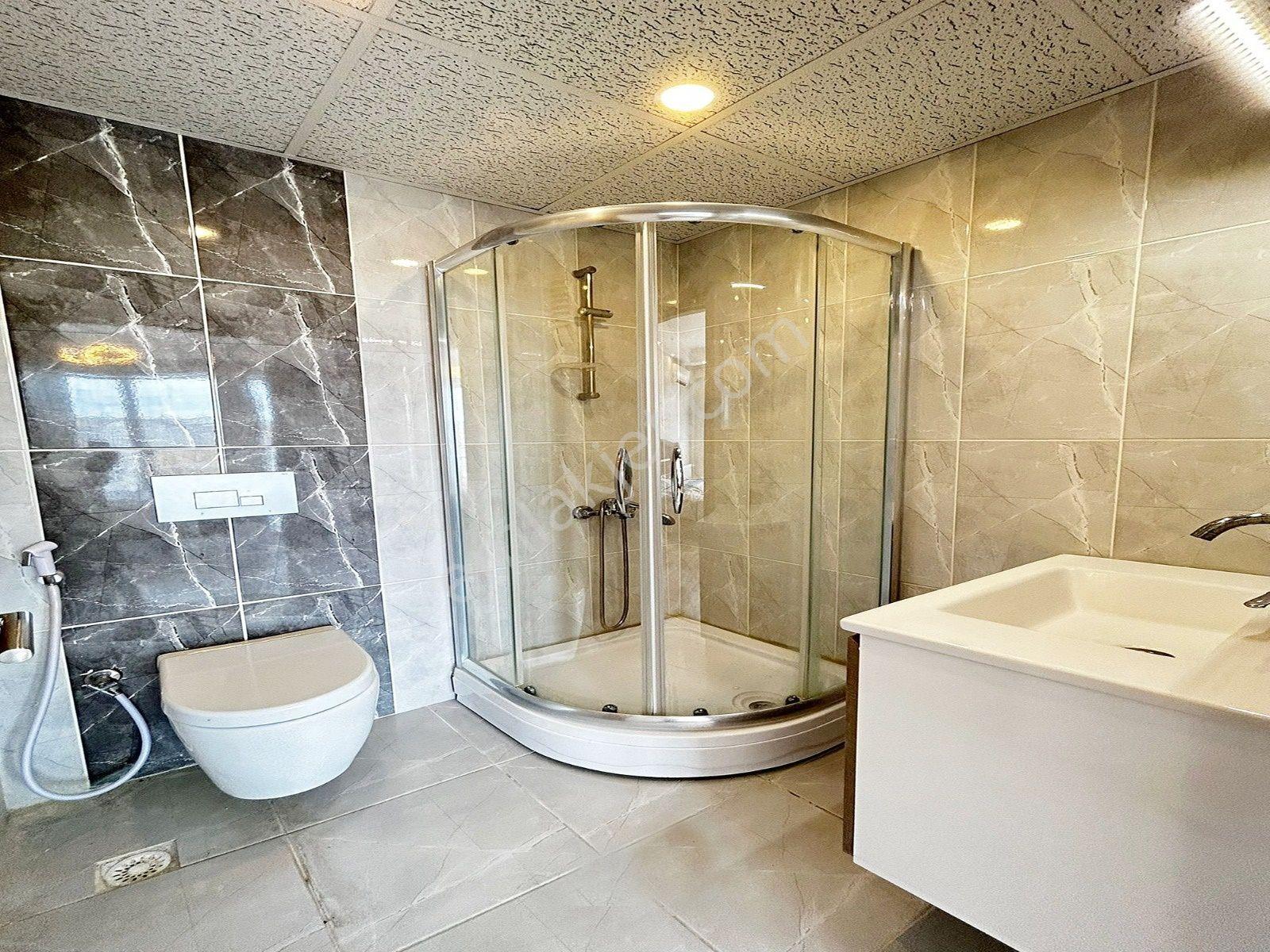 Metrobüse Yakın Satılık Daire Havuzlu Güvenlikli Site İçi 2+1 - Görsel 14