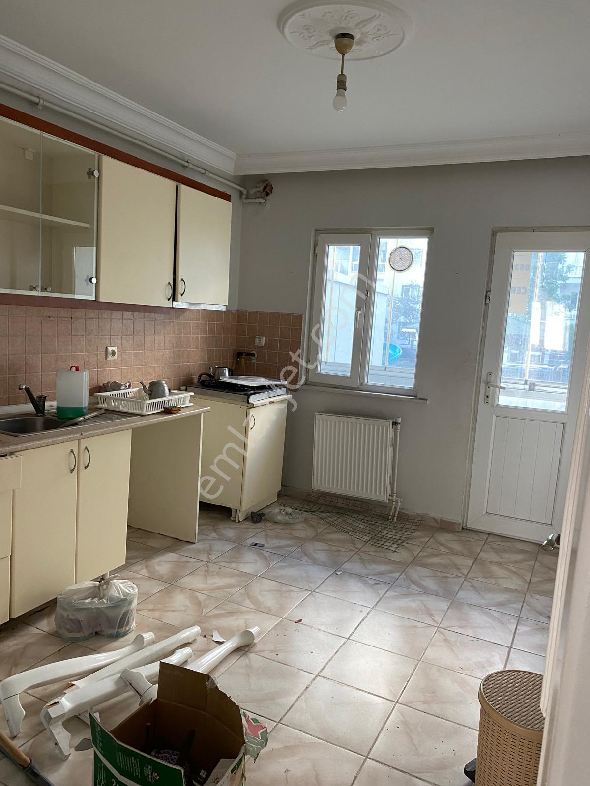 Cerrahpaşa Emlaktan Büyükçekmece Çakmaklı Gölşehir Evlerinde Tadilatlı 2+1 Satılık Daire - Görsel 9