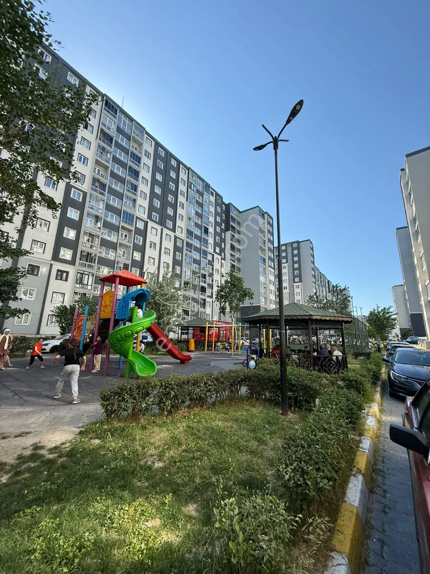 Cerrahpaşa Emlaktan Büyükçekmece Çakmaklı Gölşehir Evlerinde Tadilatlı 2+1 Satılık Daire - Görsel 3