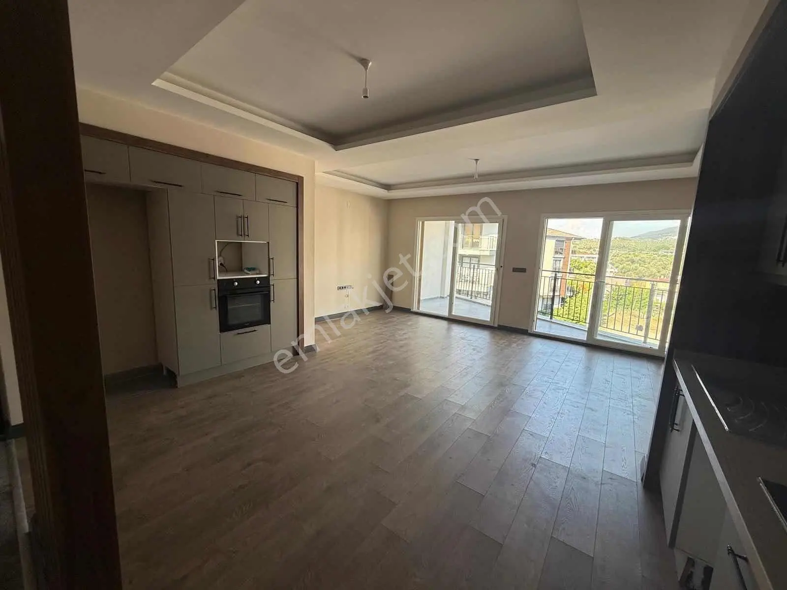 Kuşadası Davutlar Merkezde Ara Kat 105m2 Kiralık 3+1 Daire - Görsel 3