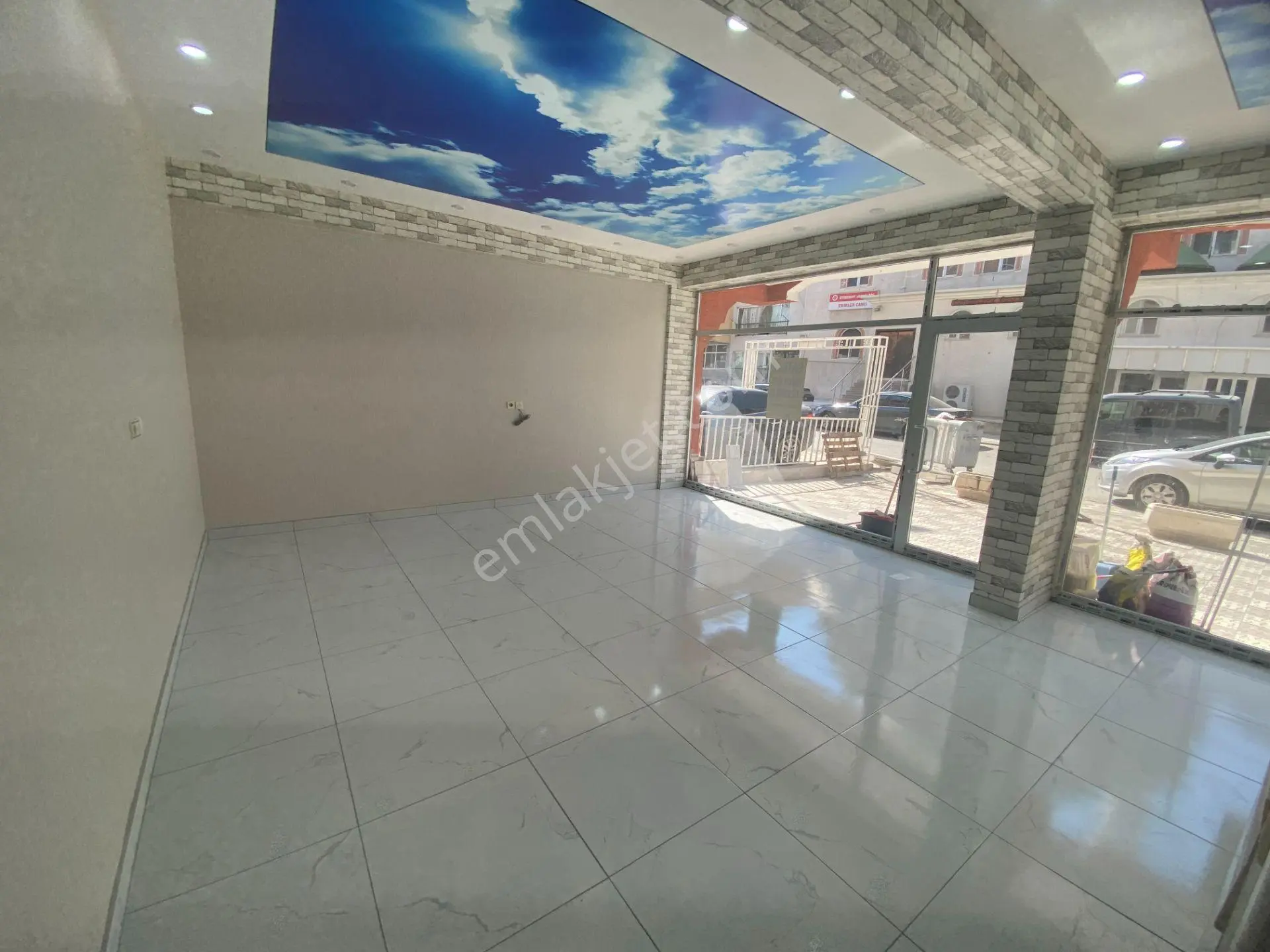 Mükemmel Konumda Kiralık 45 M2 Full Yapılı Dükkan - Görsel 4