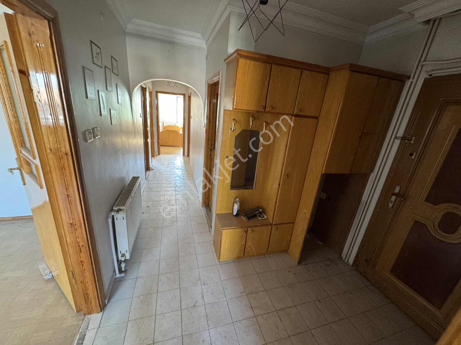 Erenler'de Merkezi Konumda Kiralık 3+1 Daire - Görsel 9