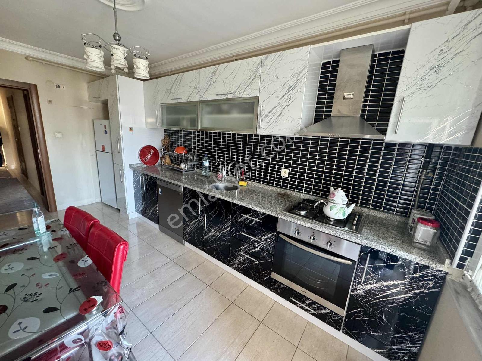 Full Eşyalı Cadde Üzeri Kiralık 3+1 Daire - Görsel 12