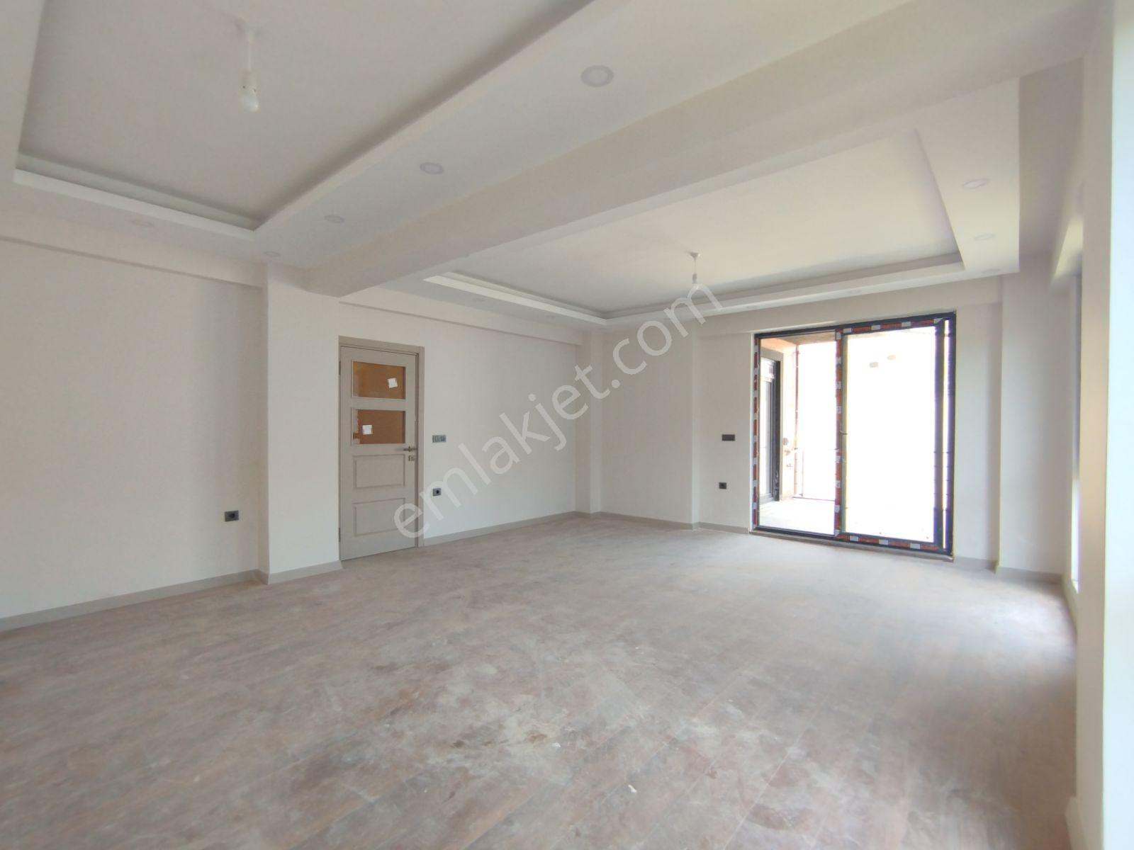 Remax Yeşim Kara'dan Vali Konağına Komşu Bahçeli Villa - Görsel 10