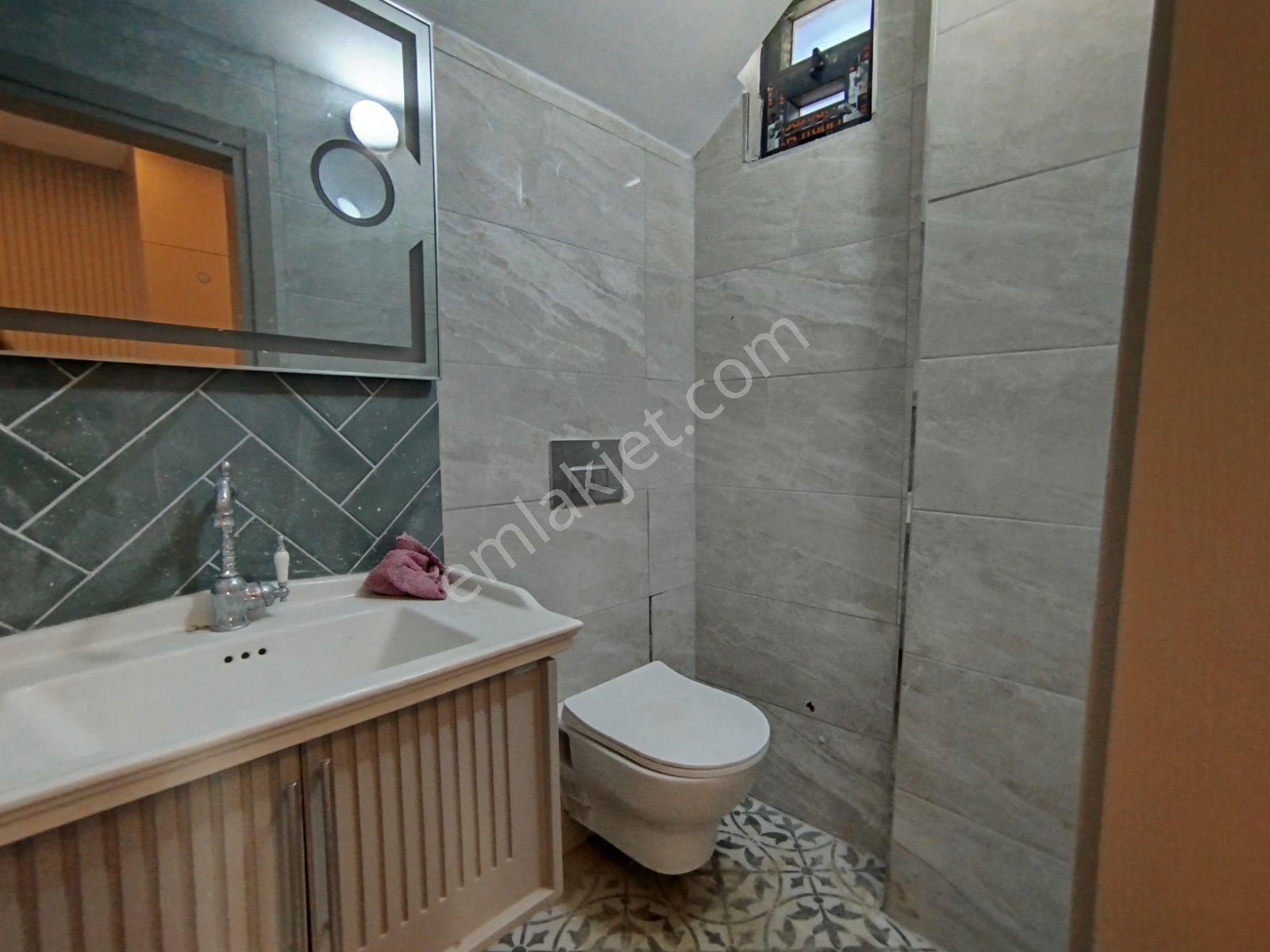 Remax Yeşim Kara'dan Vali Konağına Komşu Bahçeli Villa - Görsel 17