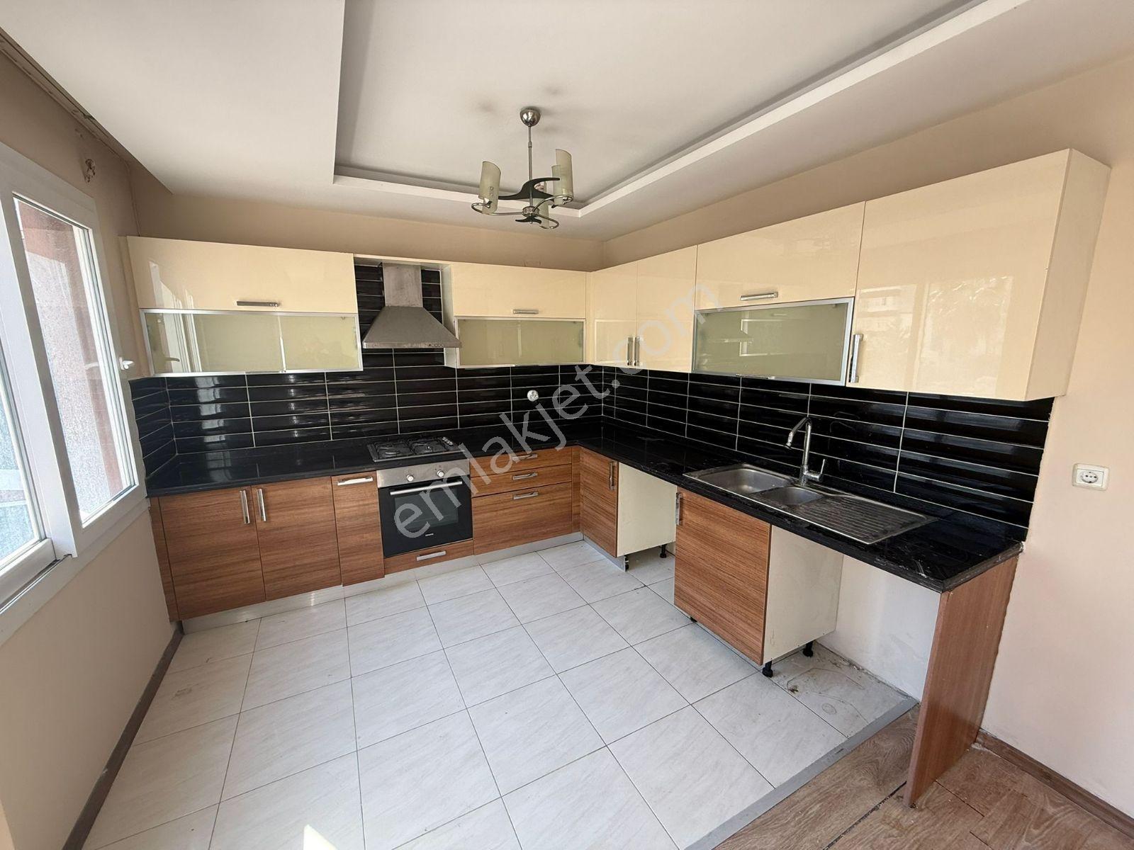 Pınar Mahallesinde Modern Sitede 2+1 Cam Balkonlu Daire - Görsel 3