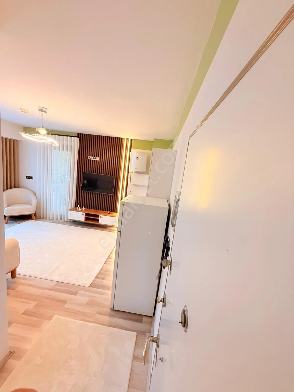 Zeytinköy Mahallesinde Arakat Balkonlu Eşyalı 1+1 Kiralık Apart - Görsel 5