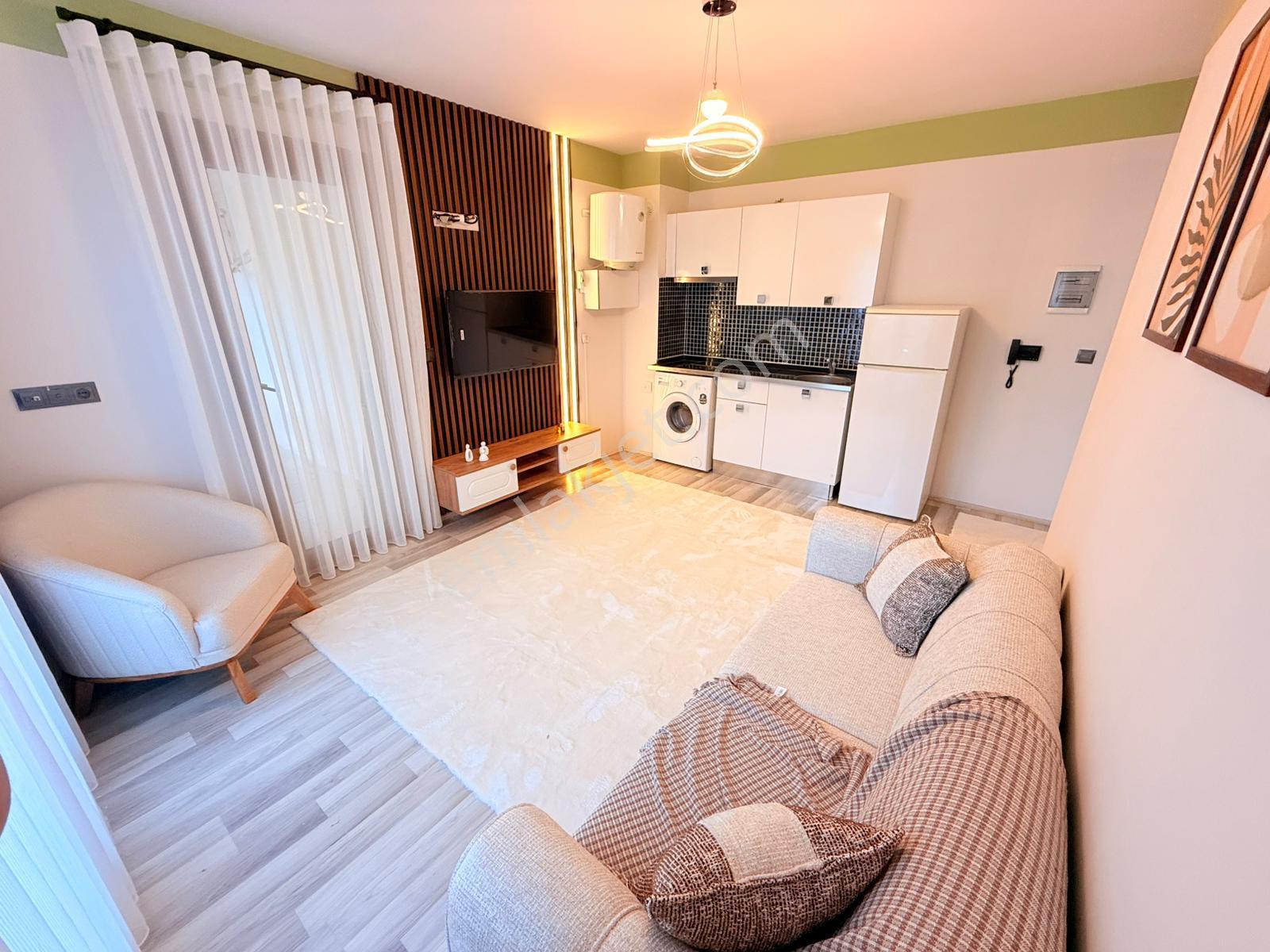Zeytinköy Mahallesinde Arakat Balkonlu Eşyalı 1+1 Kiralık Apart - Görsel 2
