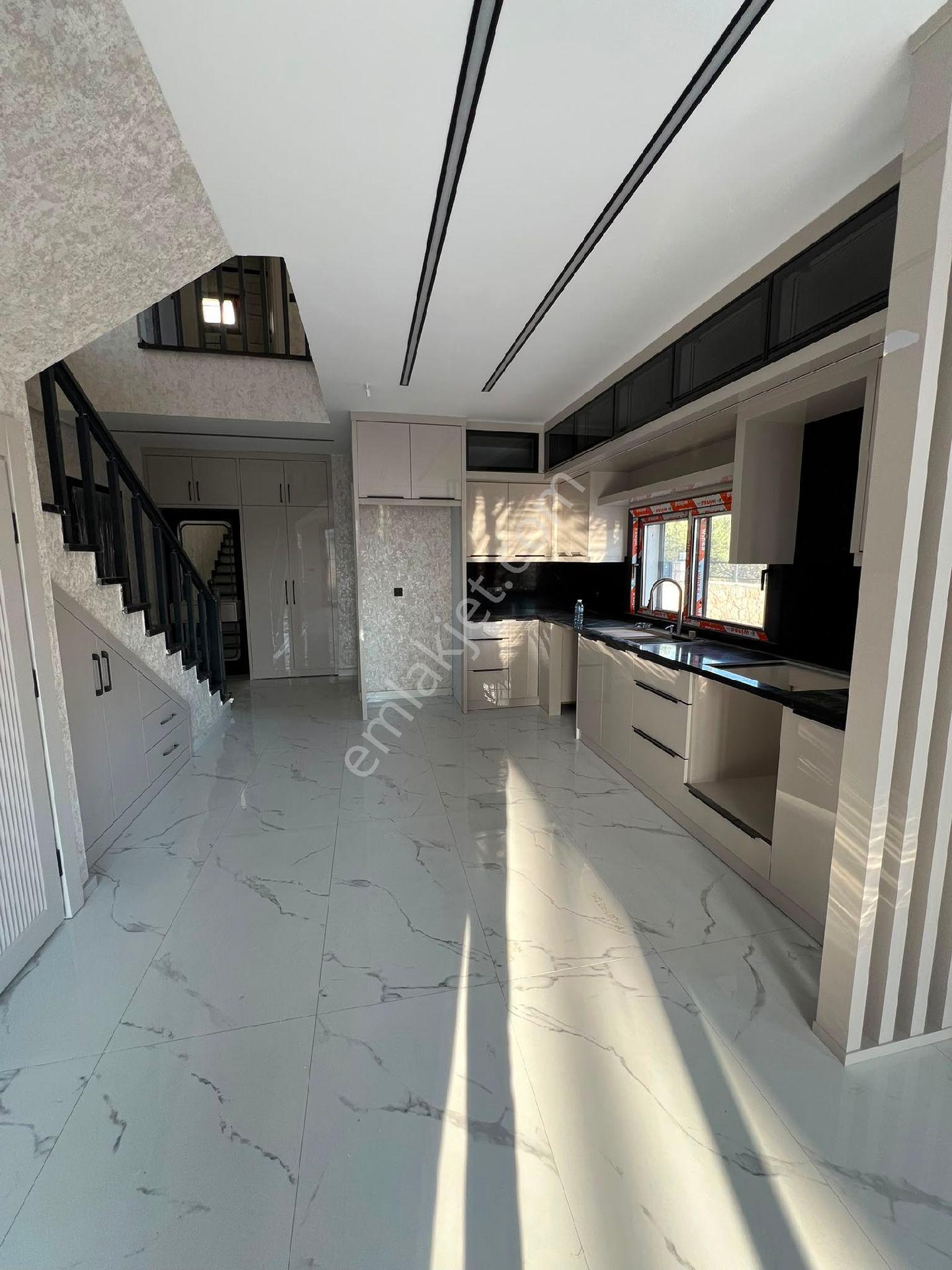 Köşe Başında Tüm Mustakil Ultra Lux Villa - Görsel 12