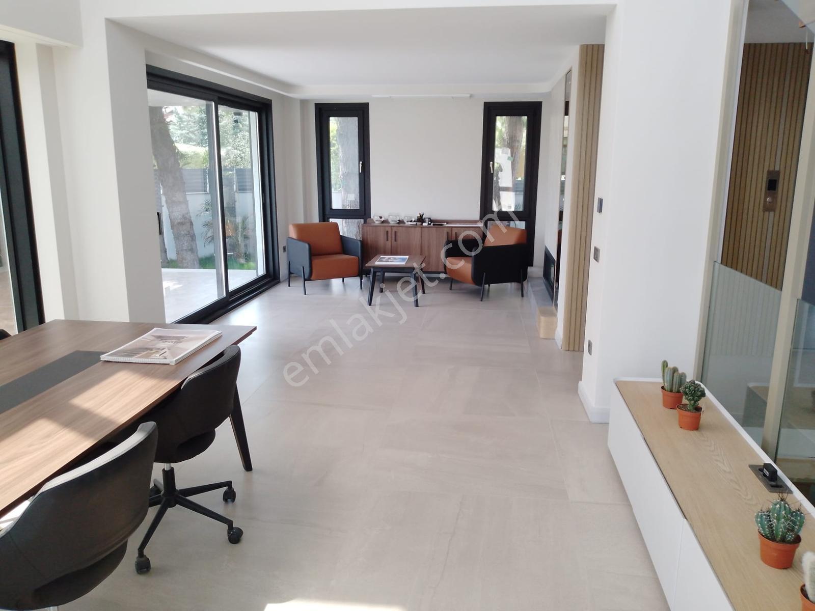 Şehir Merkezinde T.özalda Asansör+havuz+hamam 5+2 Lüx Villa - Görsel 13