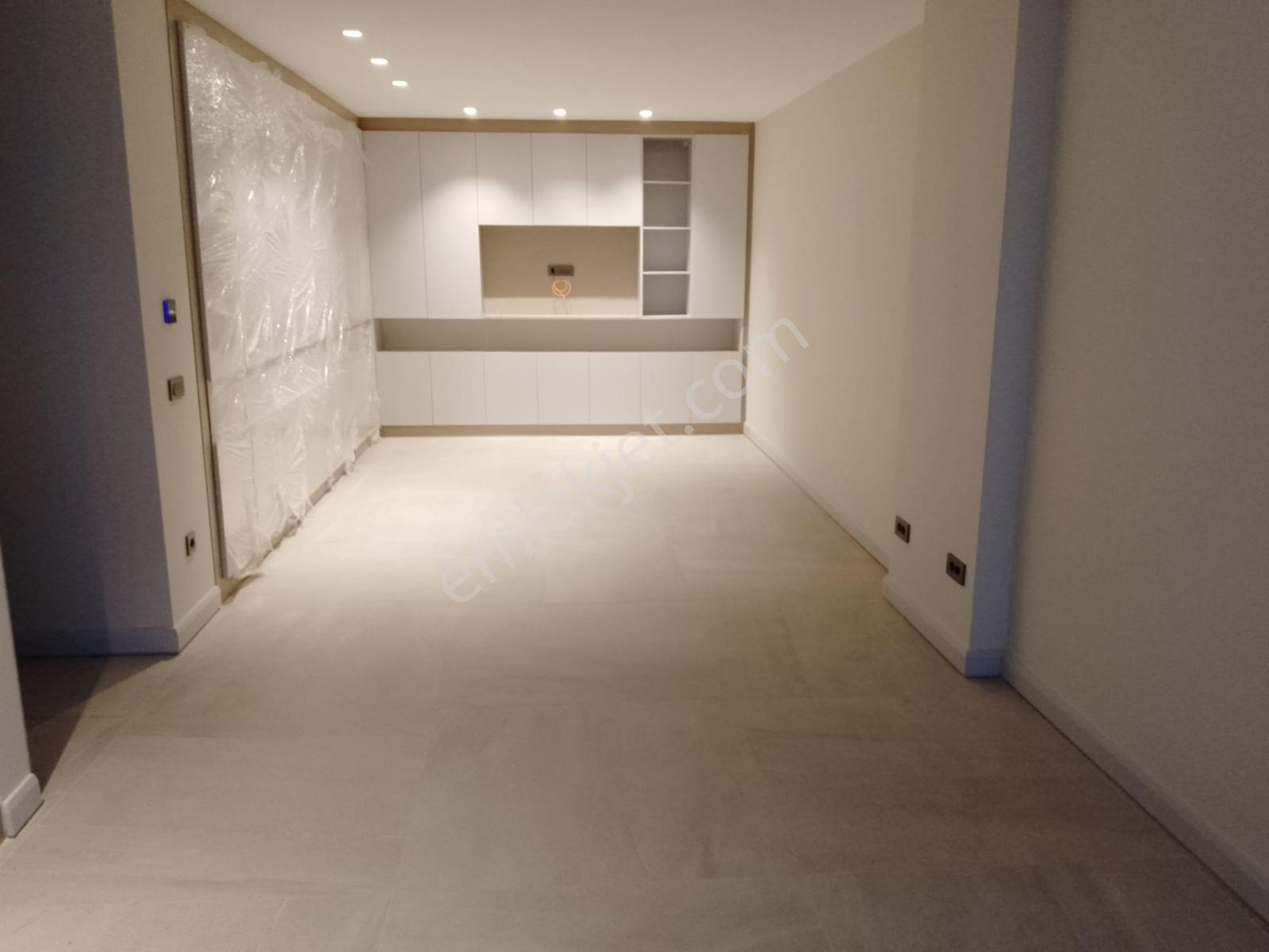 Şehir Merkezinde T.özalda Asansör+havuz+hamam 5+2 Lüx Villa - Görsel 24