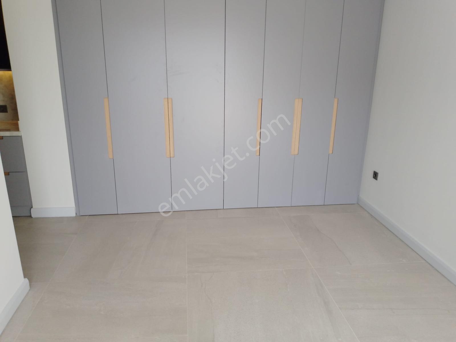 Şehir Merkezinde T.özalda Asansör+havuz+hamam 5+2 Lüx Villa - Görsel 7